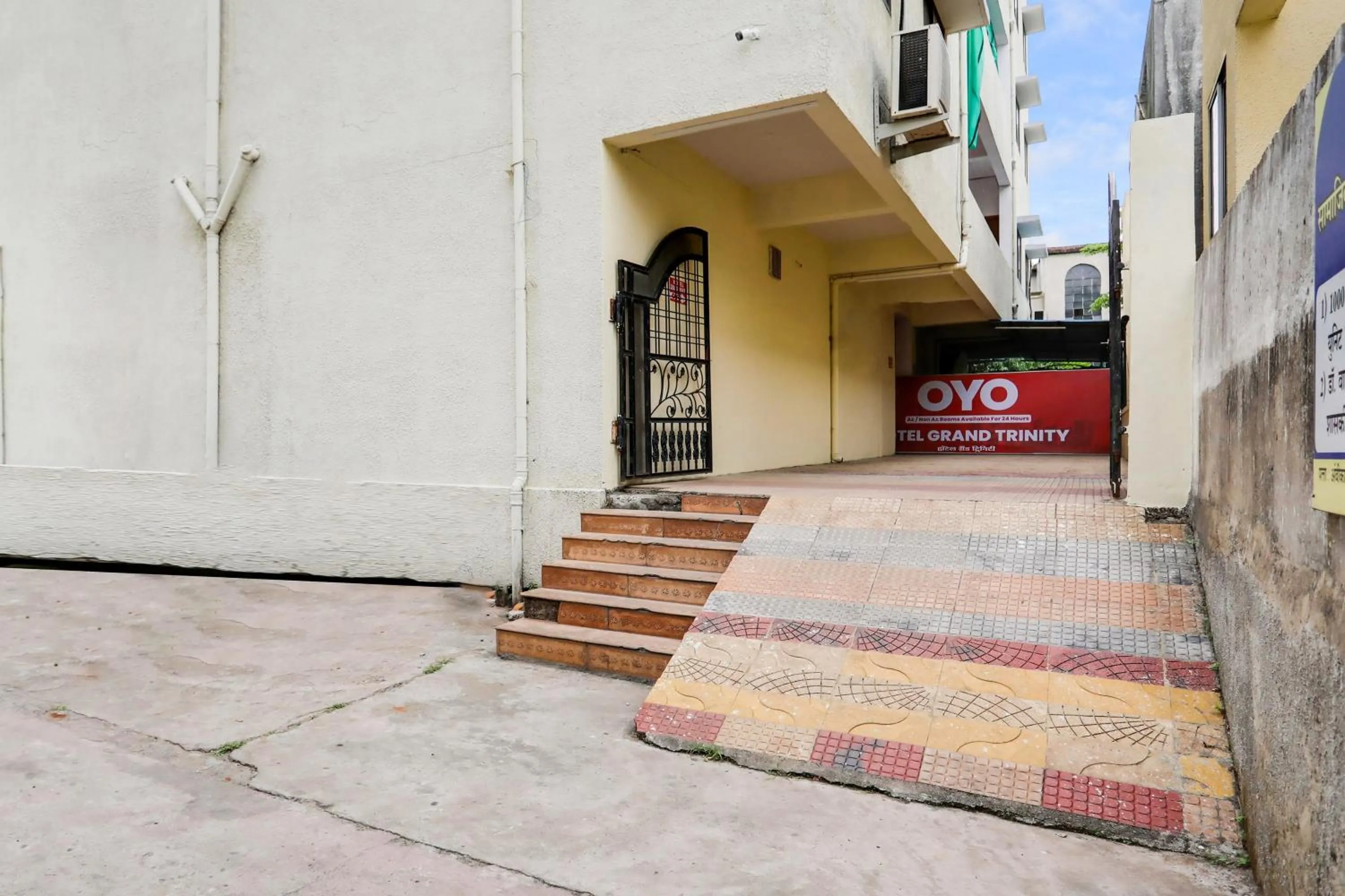 Facade/entrance in Hotel O Grand Trinity