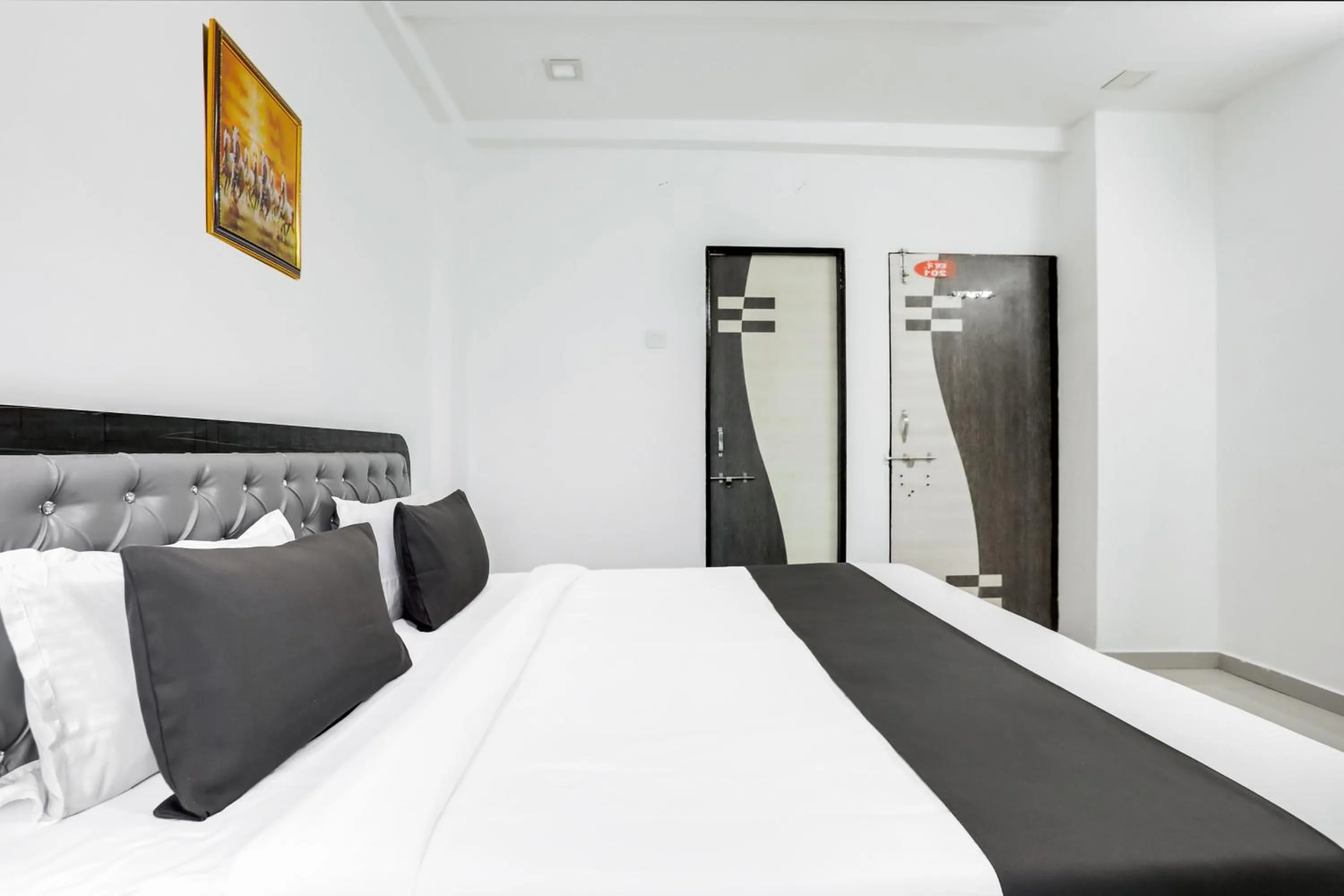 Bedroom, Bed in Hotel O Grand Trinity