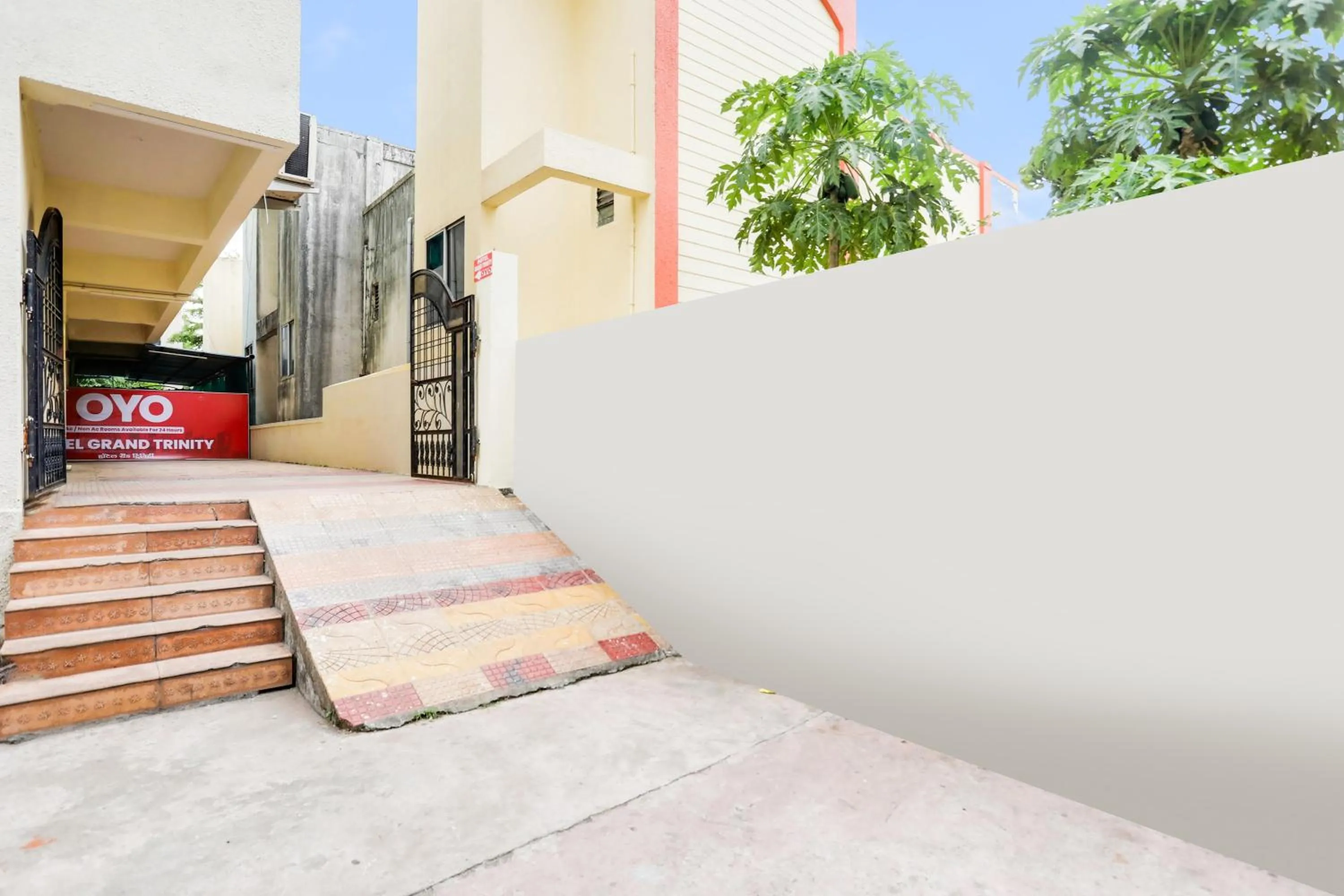 Facade/entrance in Hotel O Grand Trinity