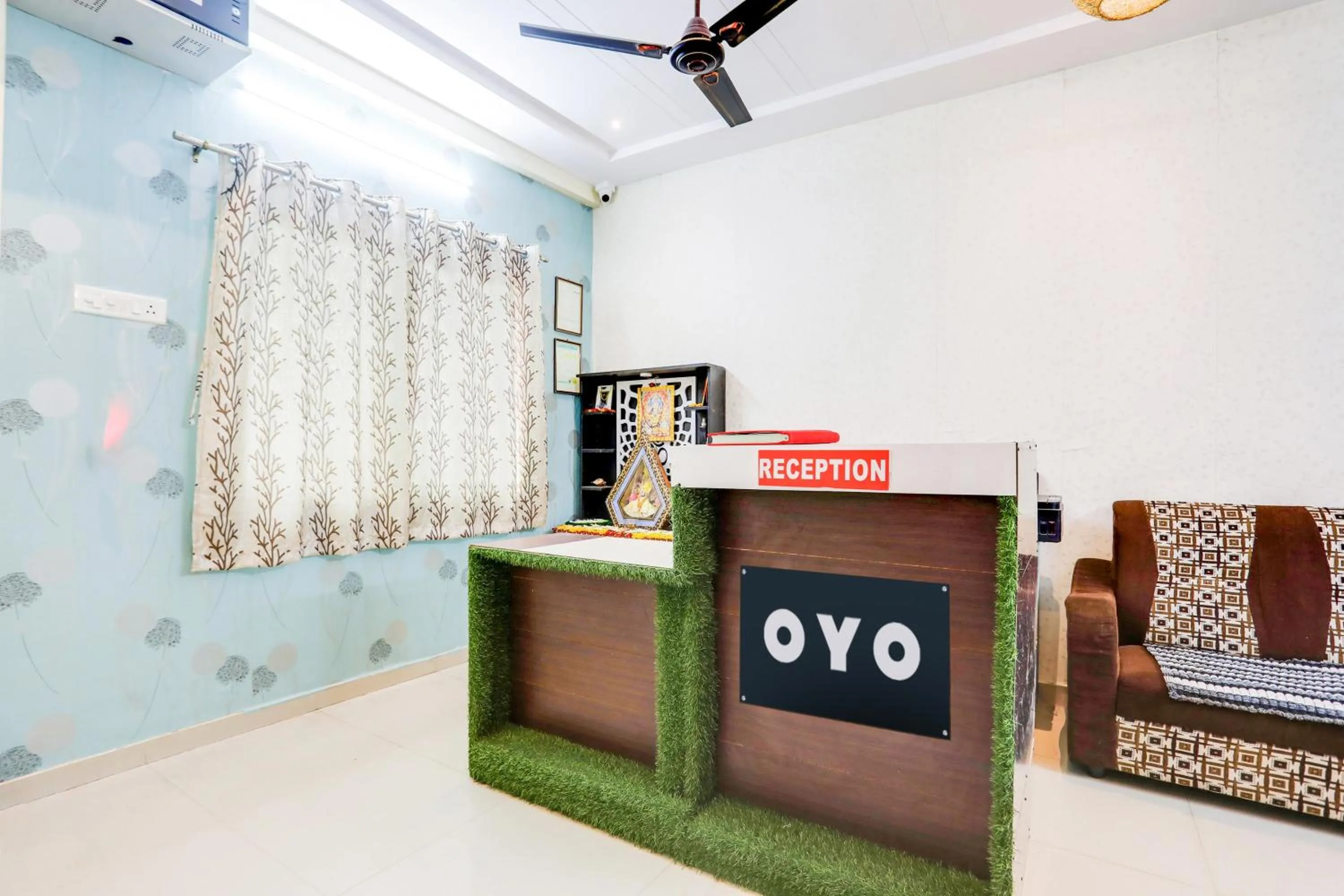 Lobby or reception in Hotel O Grand Trinity