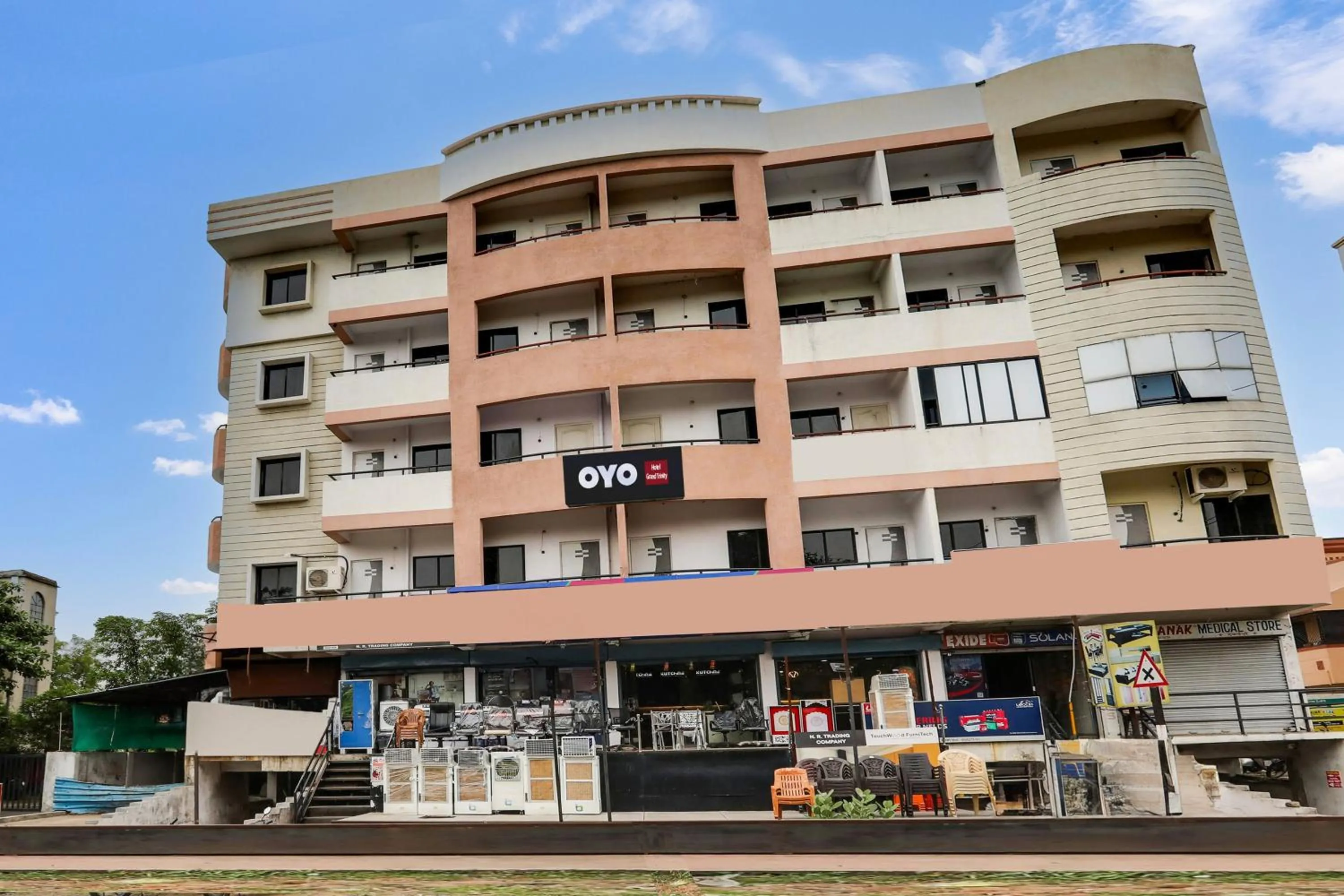 Facade/entrance in Hotel O Grand Trinity