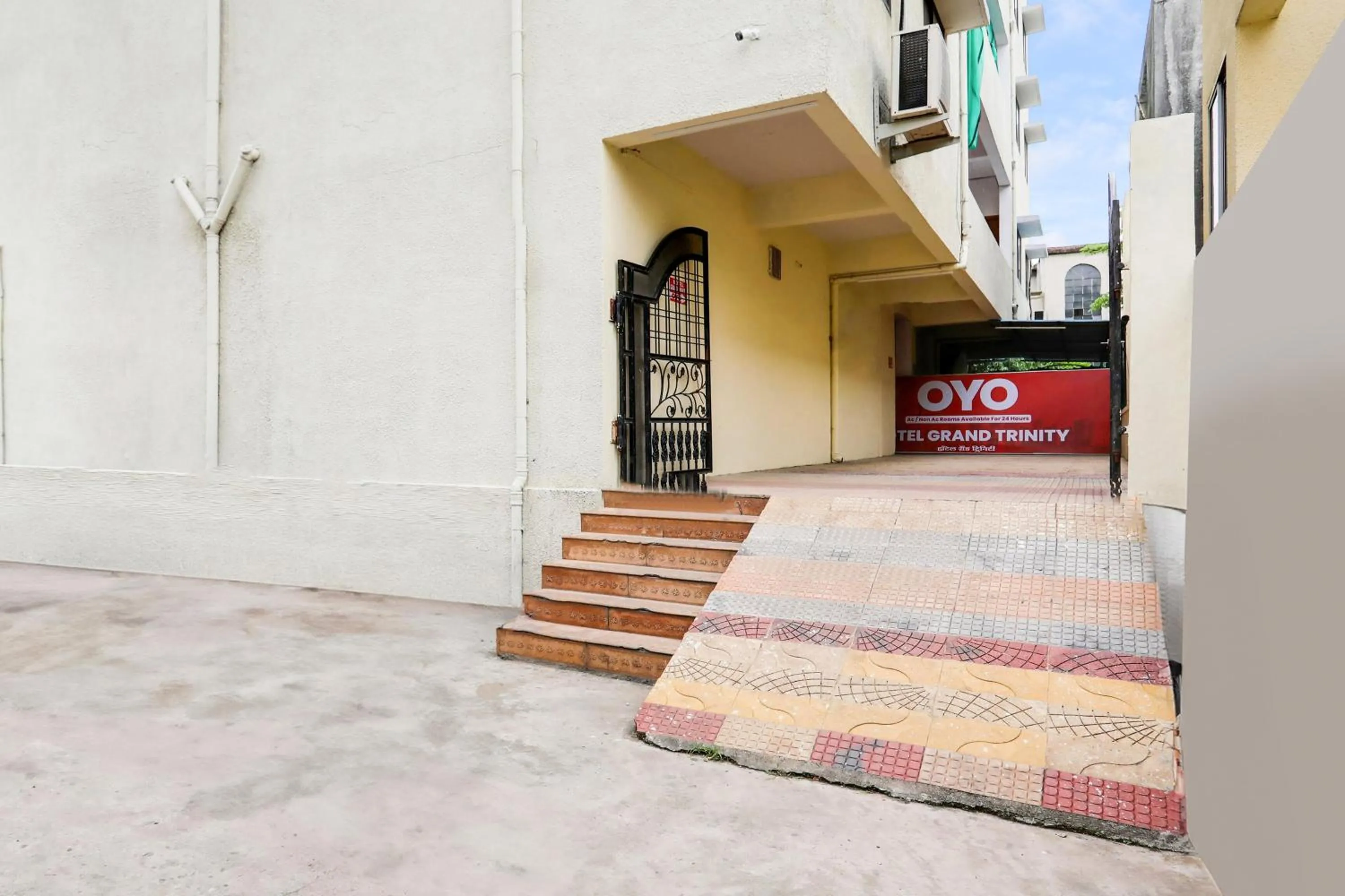 Facade/entrance in Hotel O Grand Trinity