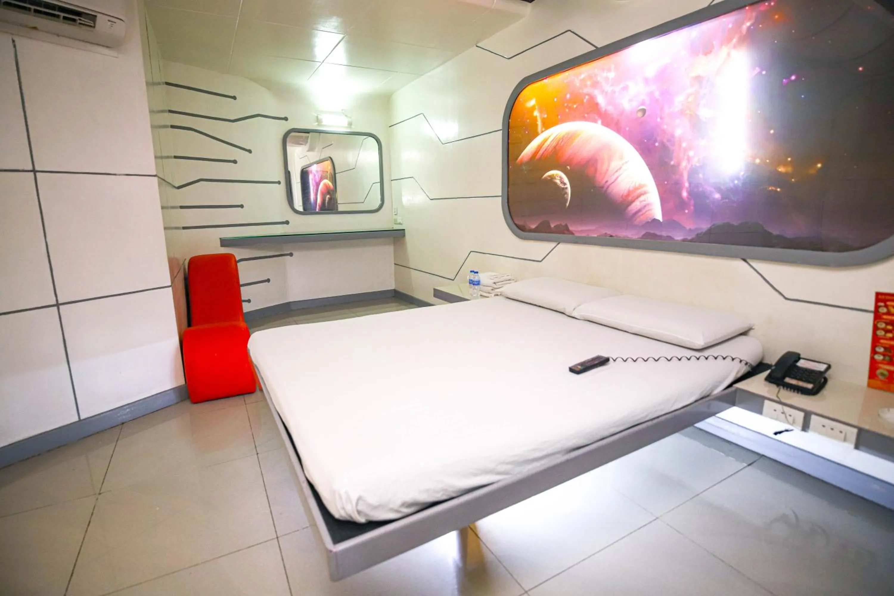 Bed in Astrotel Cubao