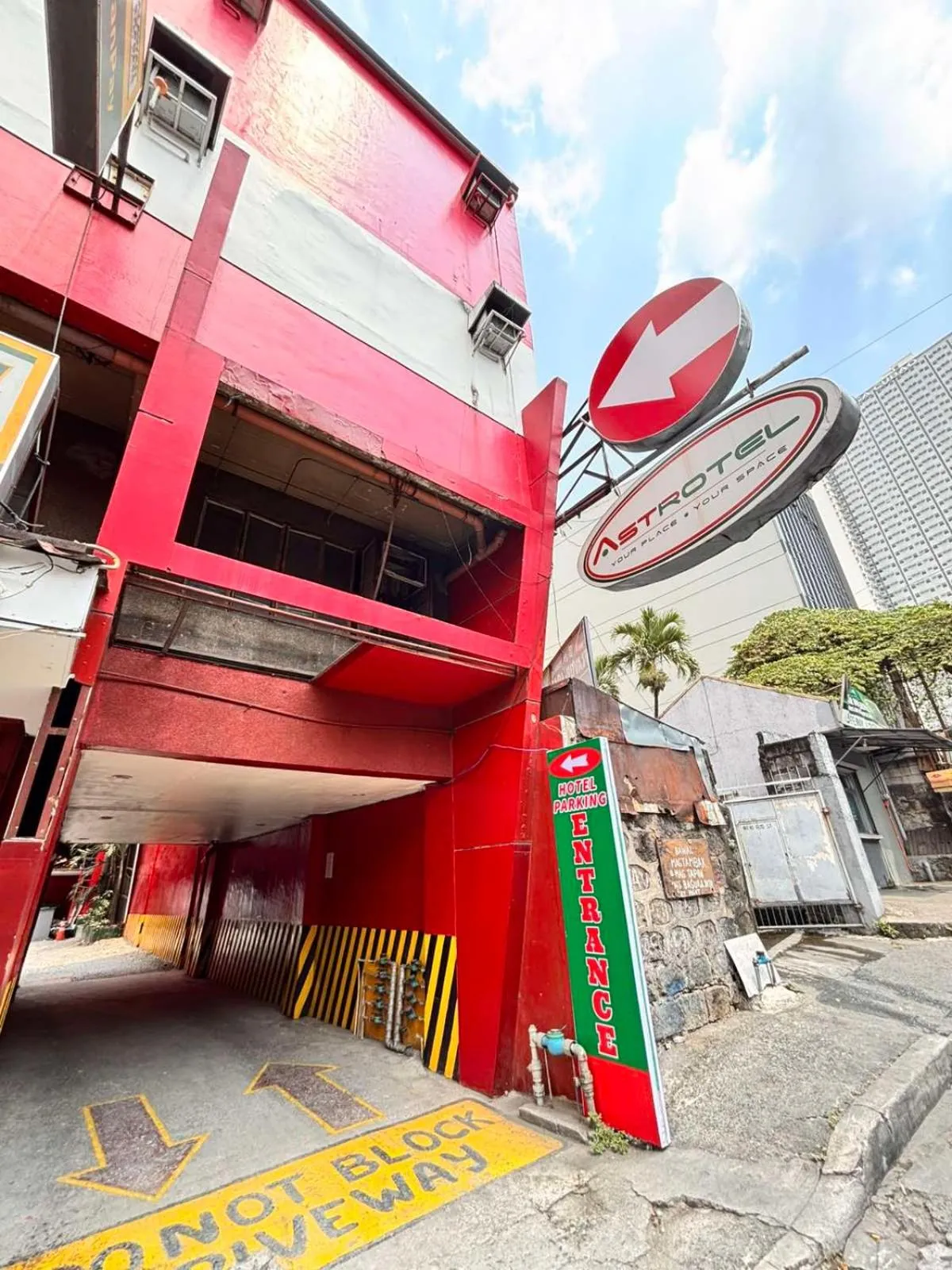 Parking in Astrotel Cubao