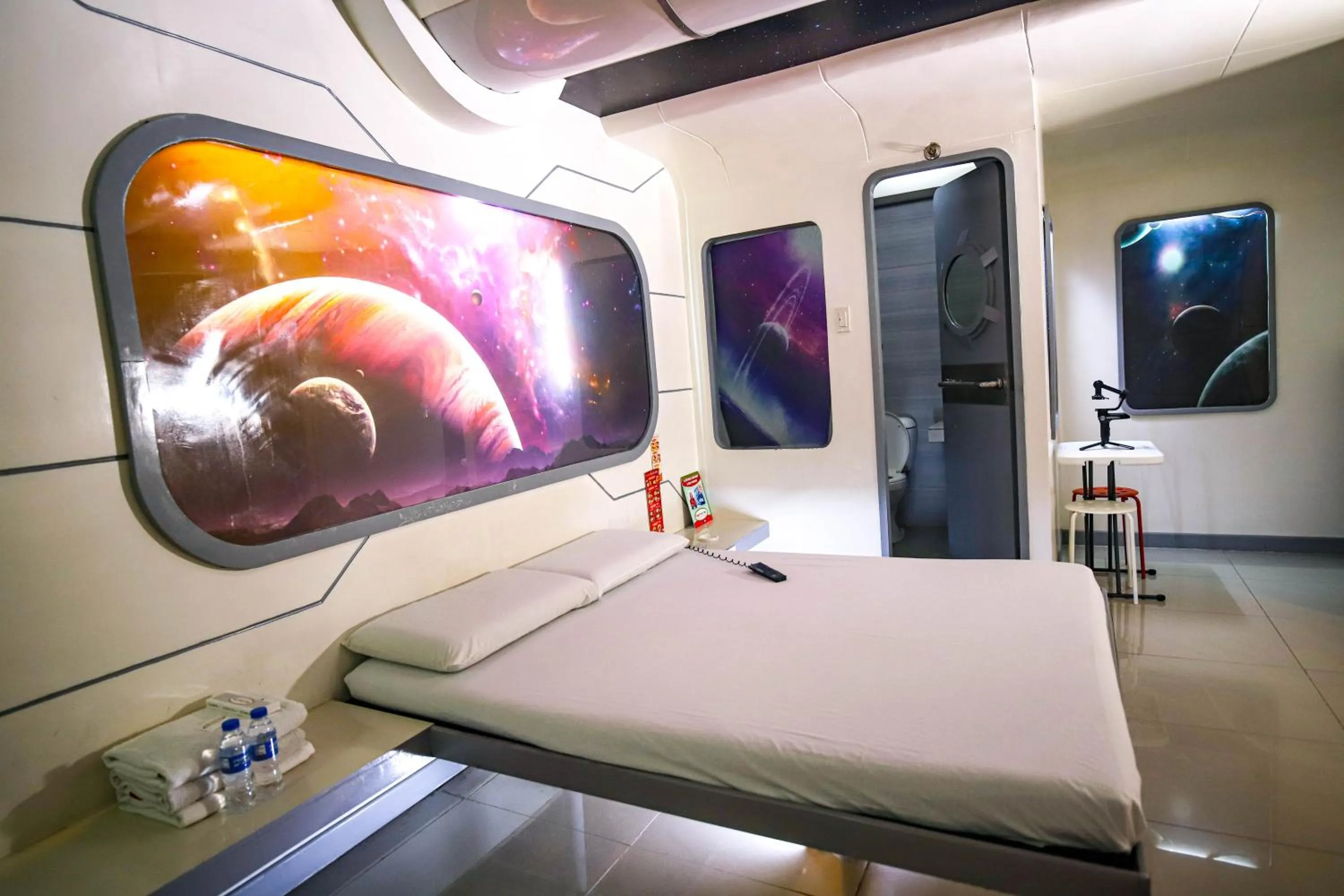 Bed in Astrotel Cubao