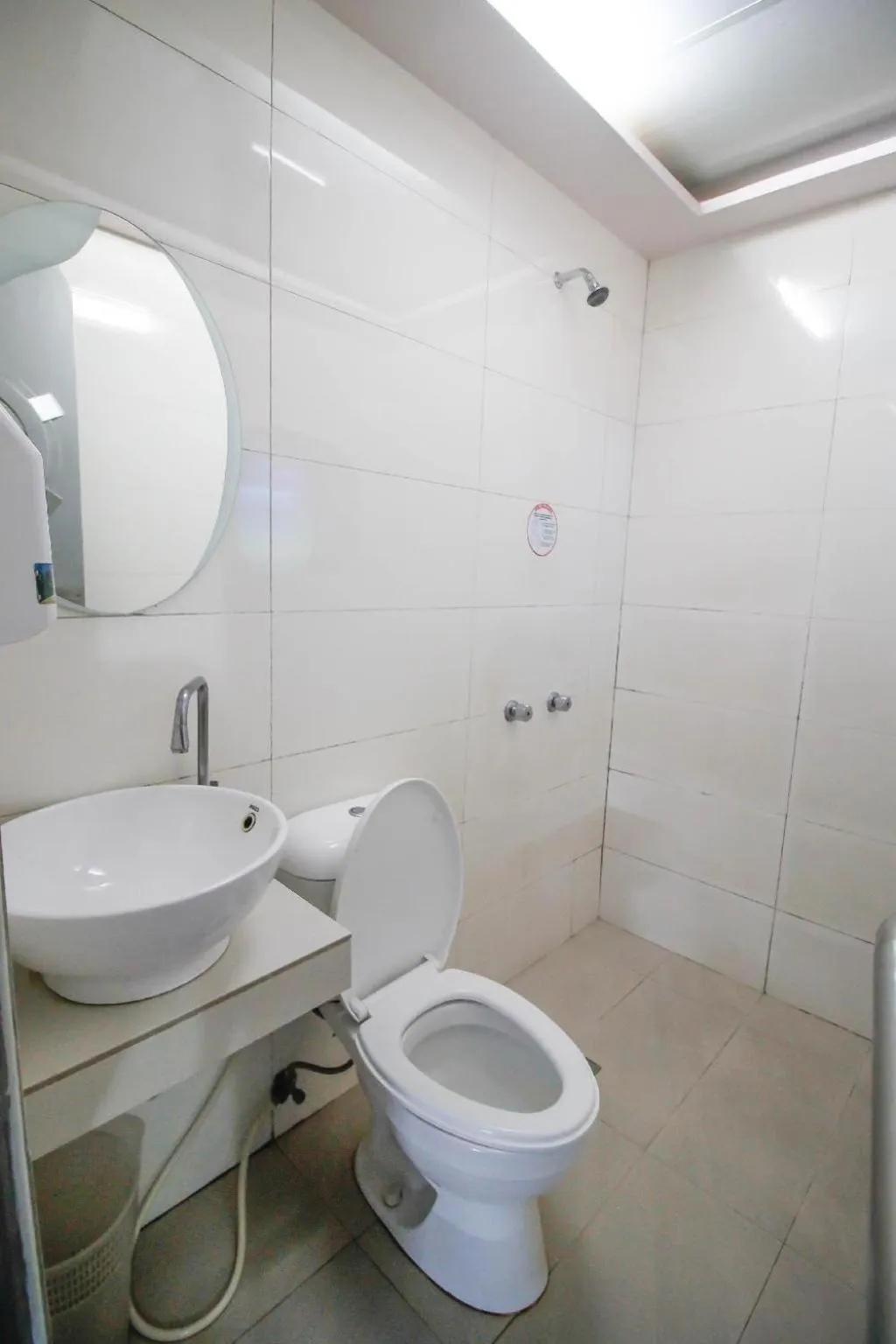 Bathroom in Astrotel Cubao