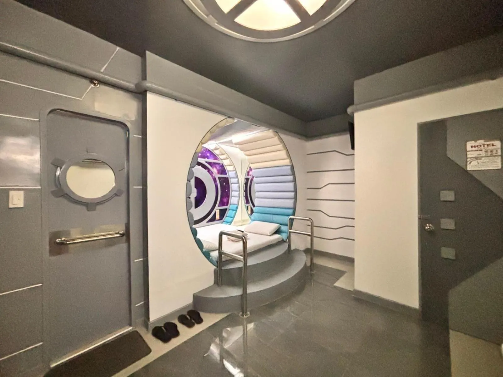 Bedroom in Astrotel Cubao