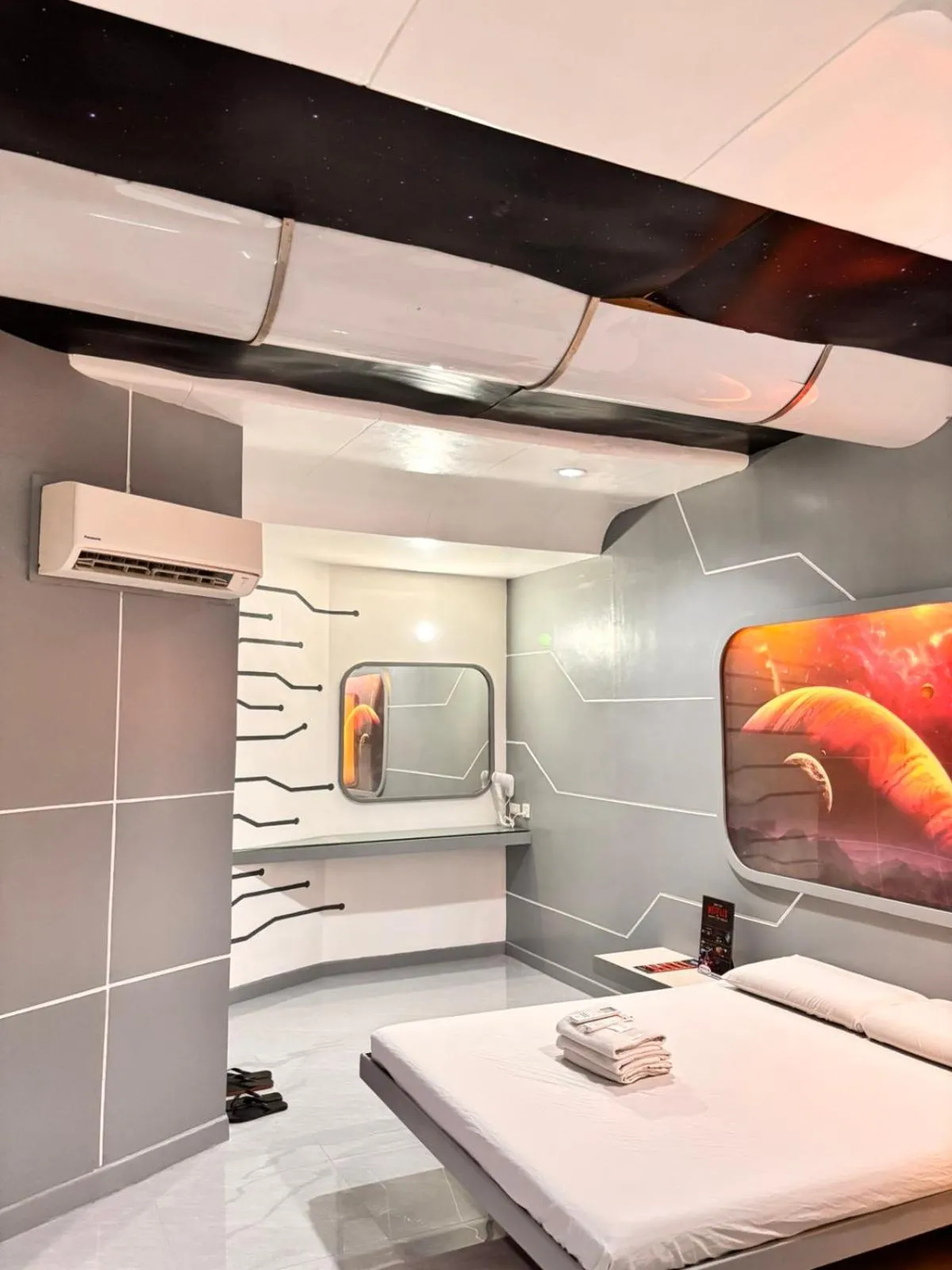 Bedroom in Astrotel Cubao