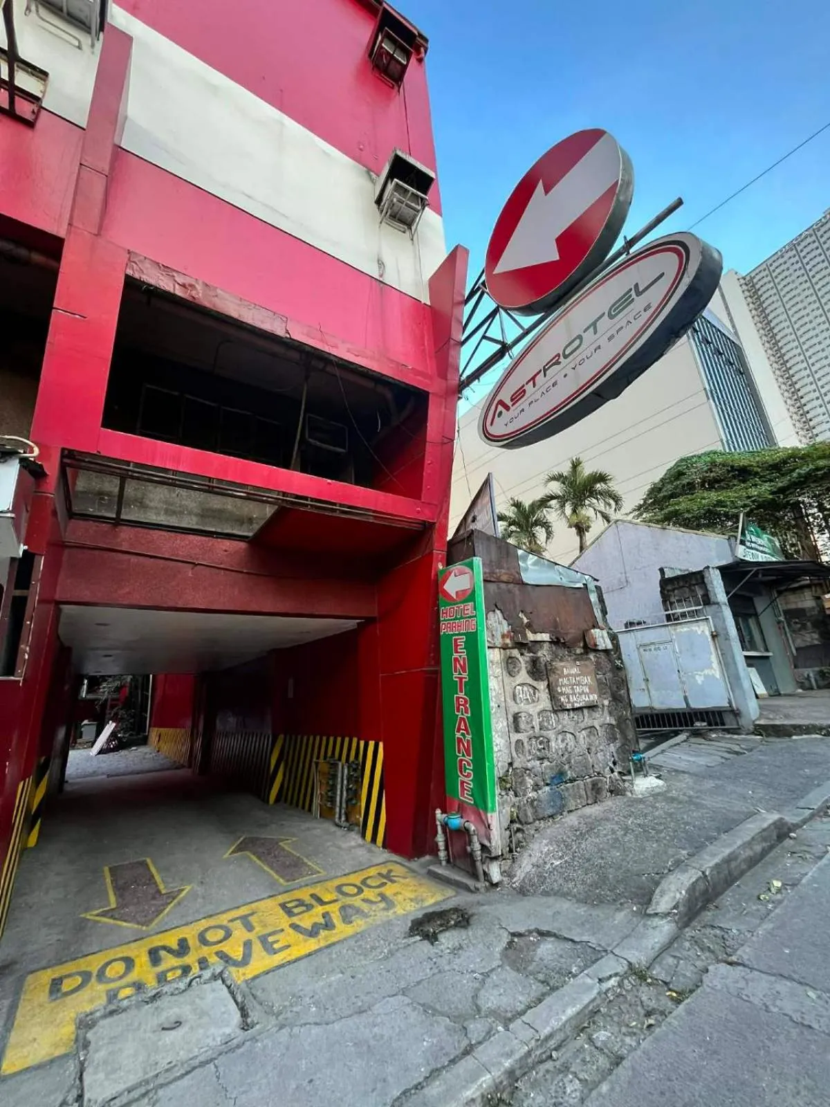 Parking in Astrotel Cubao