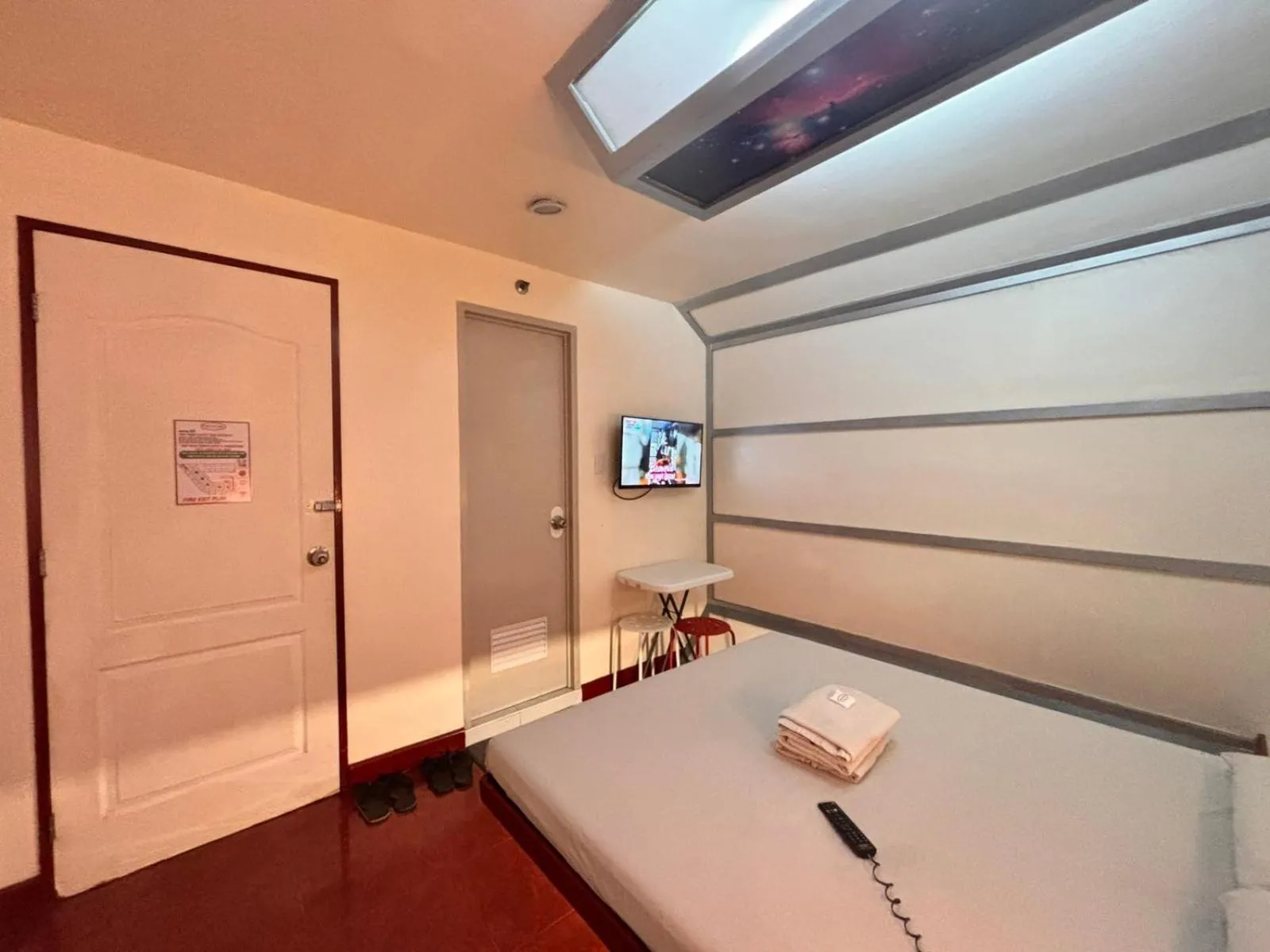 Bedroom, Bed in Astrotel Cubao