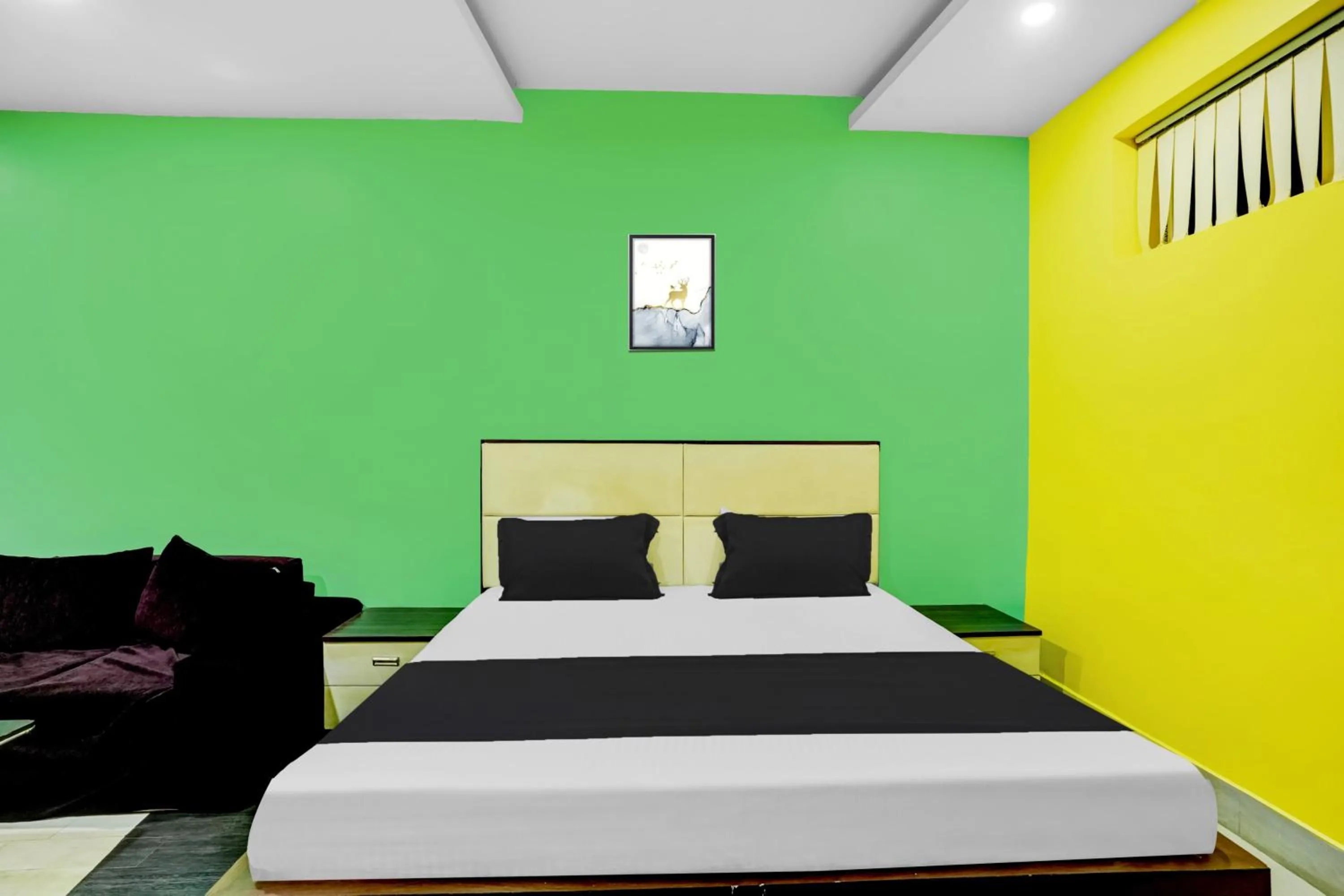 Bedroom, Bed in Super Collection O Harsh Regency