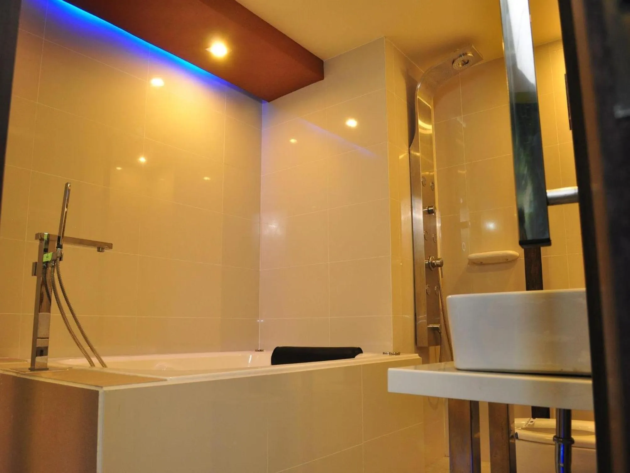 Bathroom in Hotel Dreamworld Las Pinas