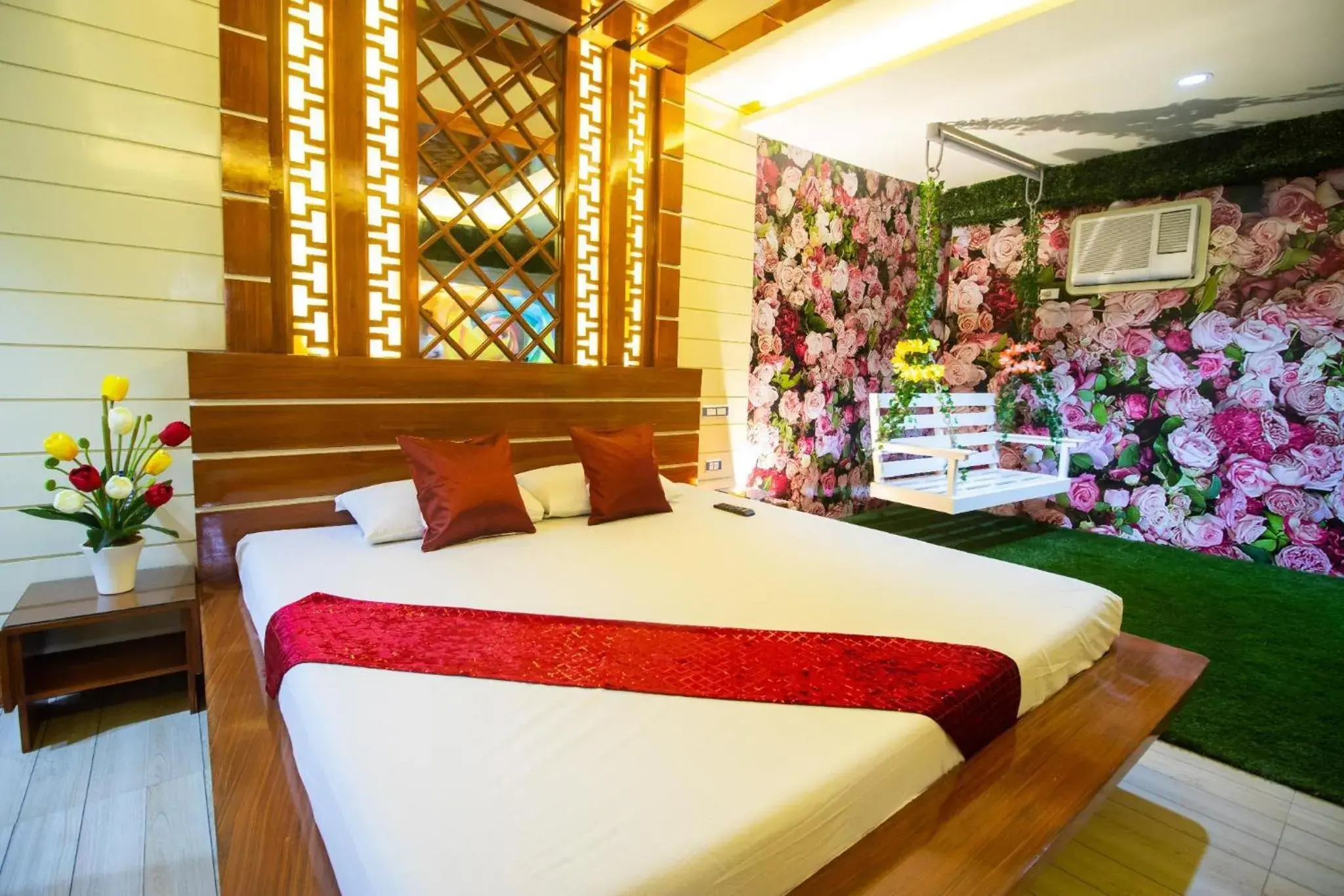 Bedroom, Bed in Hotel Dreamworld Las Pinas Bedroom, Bed in Hotel Dreamworld Las Pinas