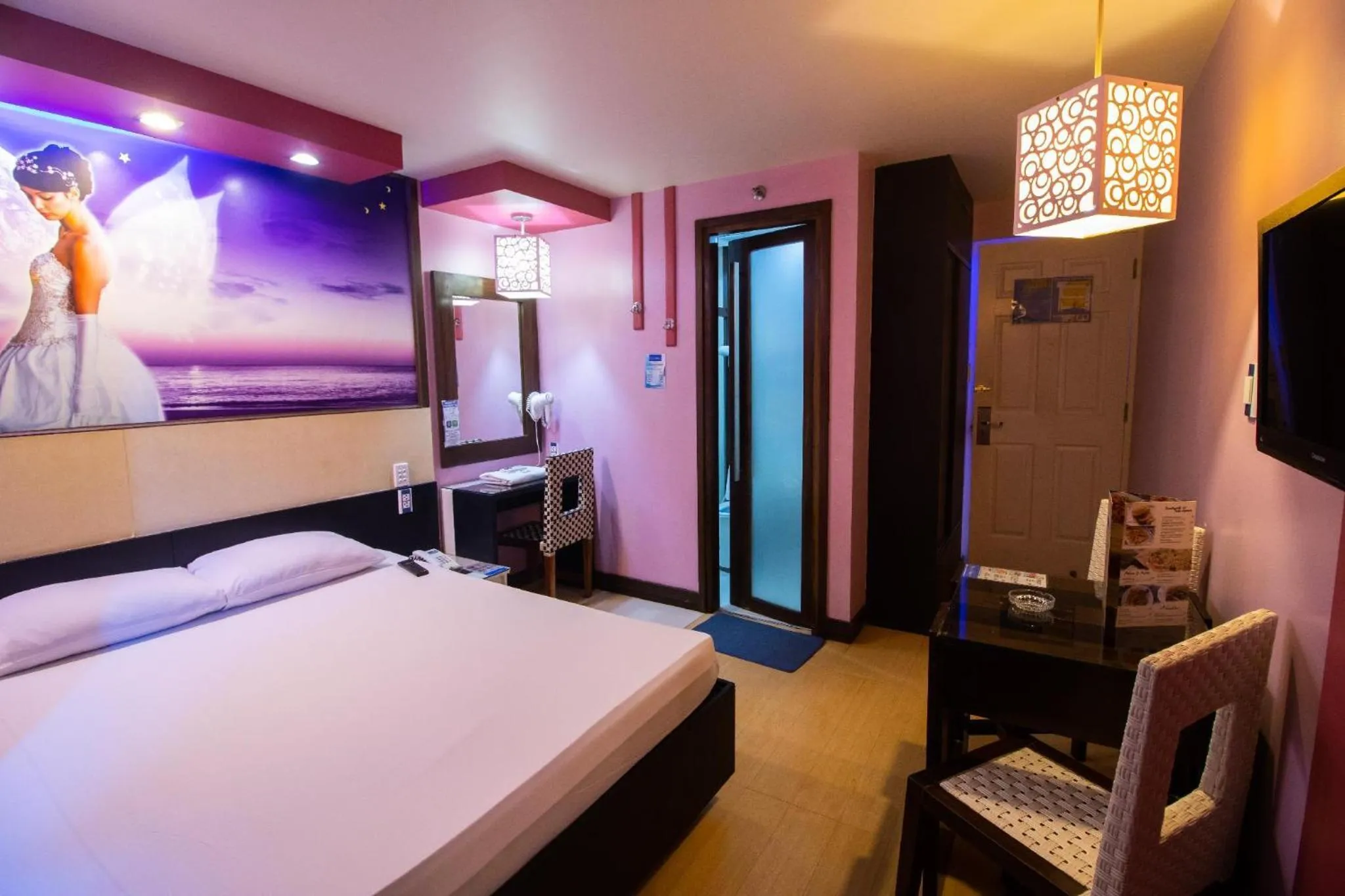 Photo of the whole room, Bed in Hotel Dreamworld Las Pinas