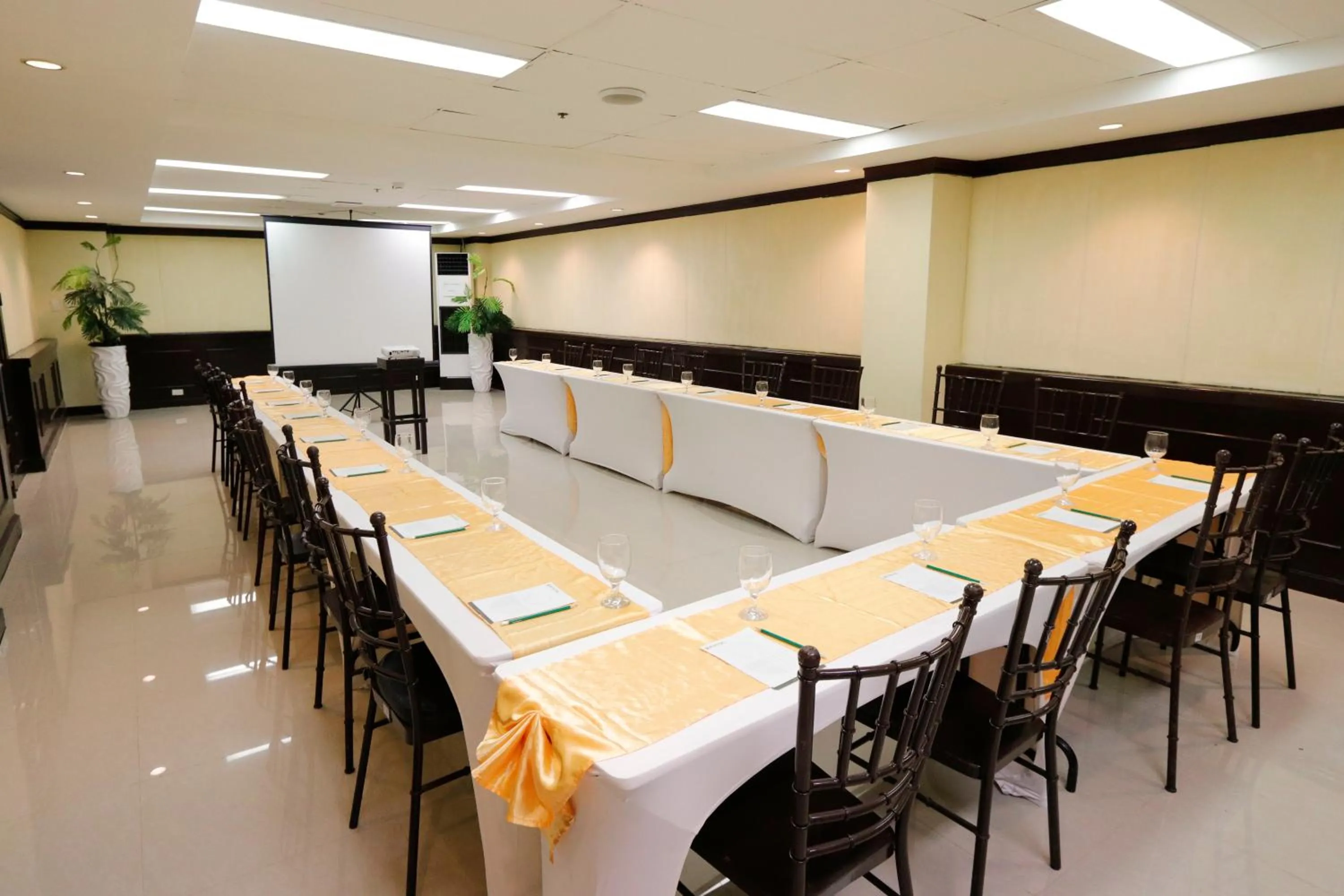 Banquet/Function facilities in Eurotel Las Pinas