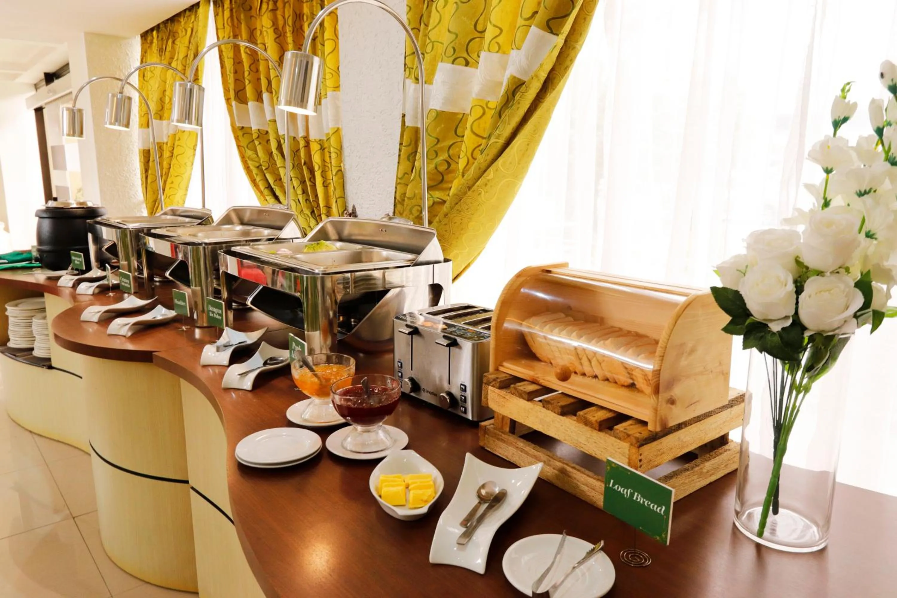 Restaurant/places to eat in Eurotel Las Pinas