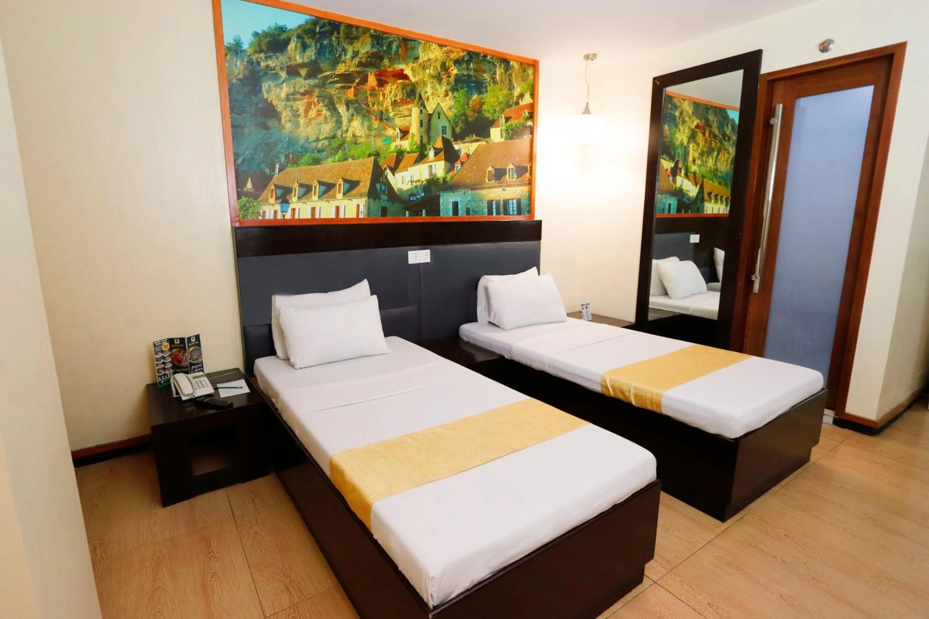 Bed in Eurotel Las Pinas