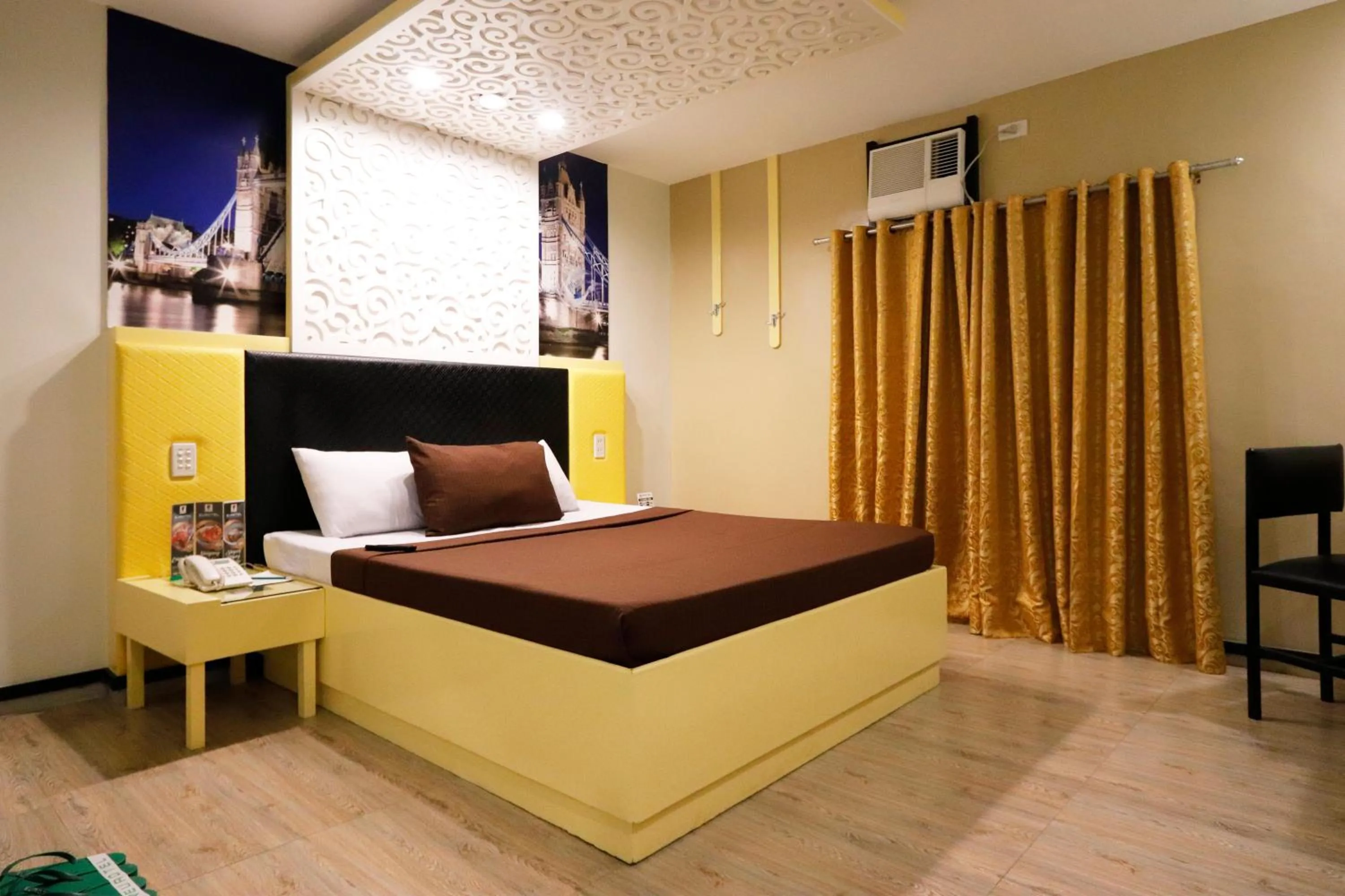 Bed in Eurotel Las Pinas