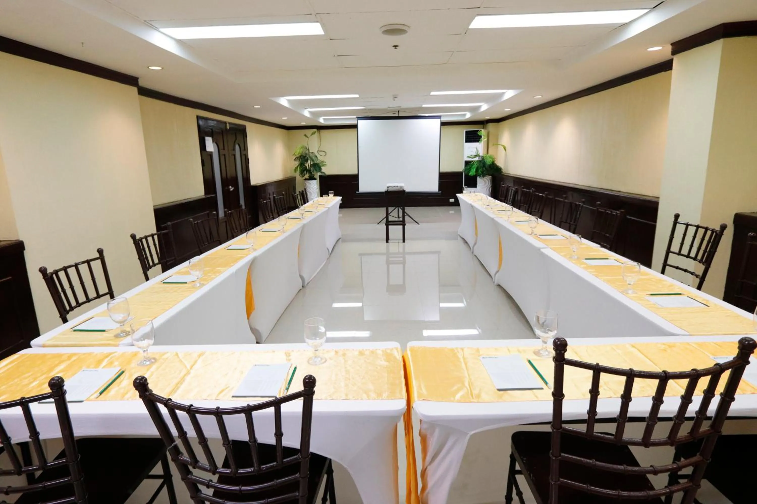 Banquet/Function facilities in Eurotel Las Pinas