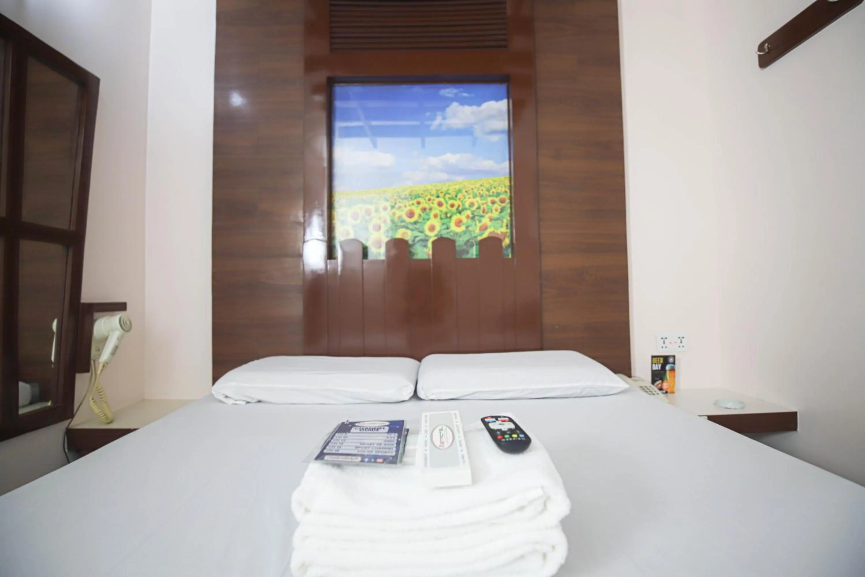 Bed in Astrotel Calamba