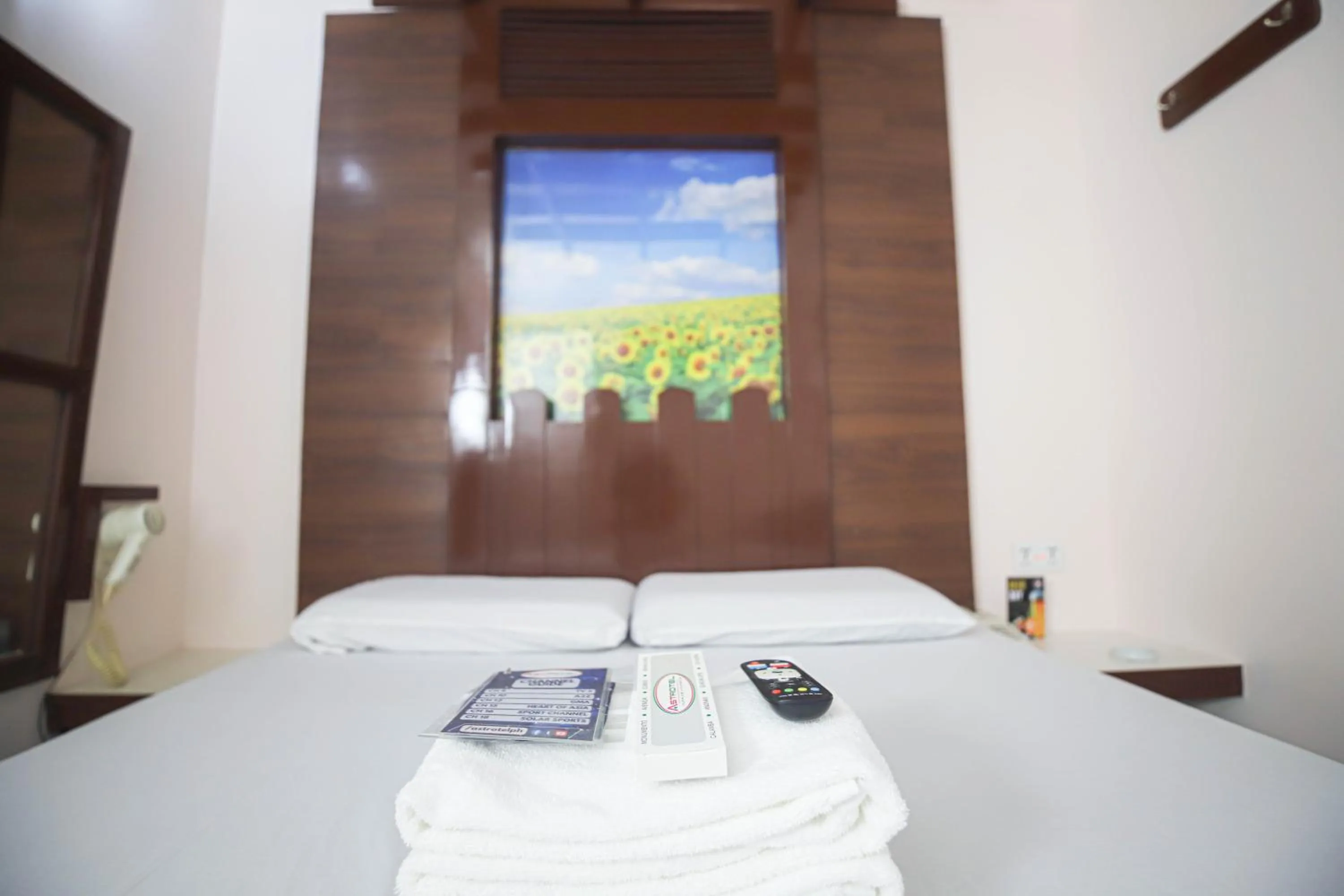 Bed in Astrotel Calamba