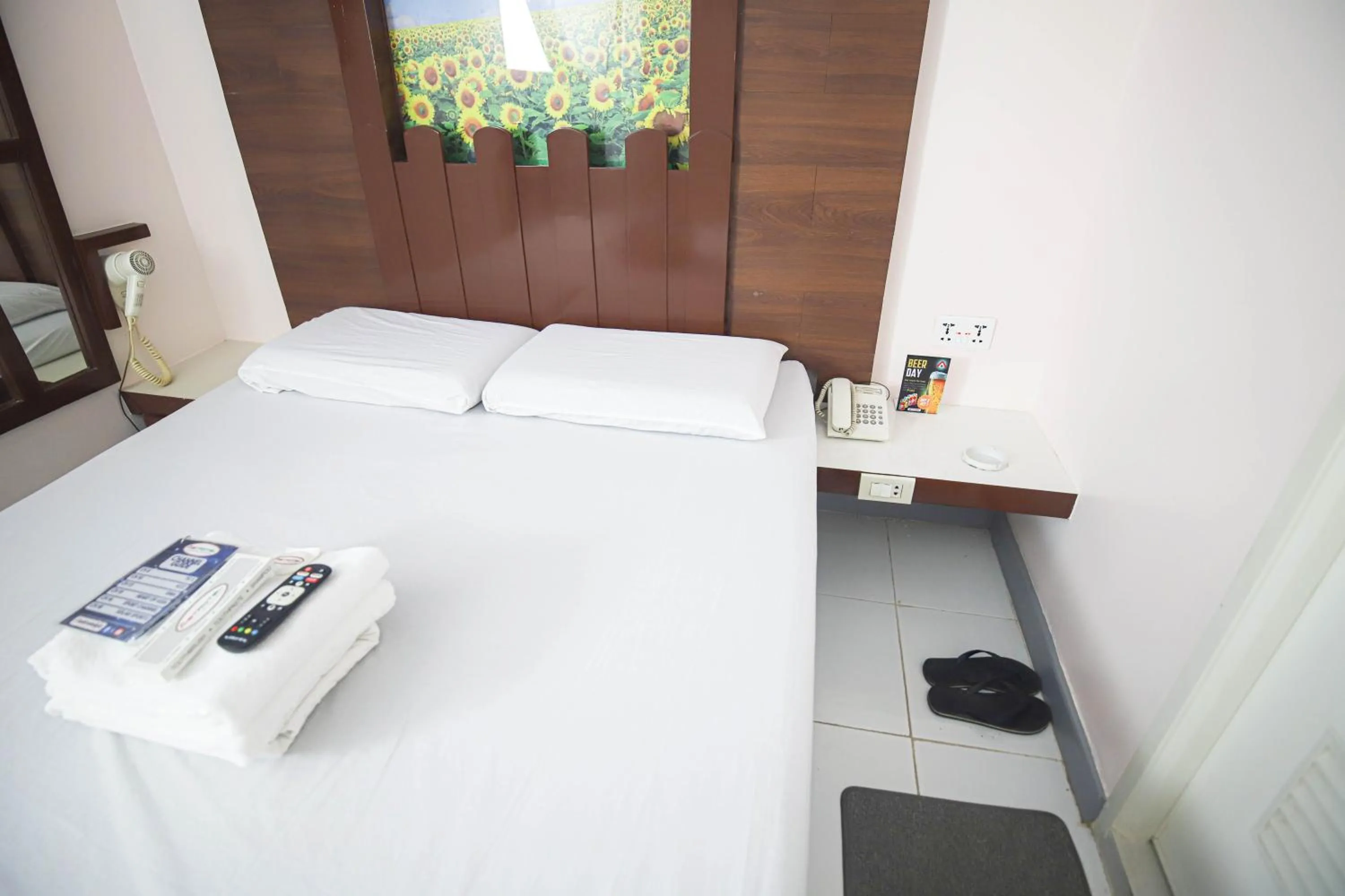 Bed in Astrotel Calamba