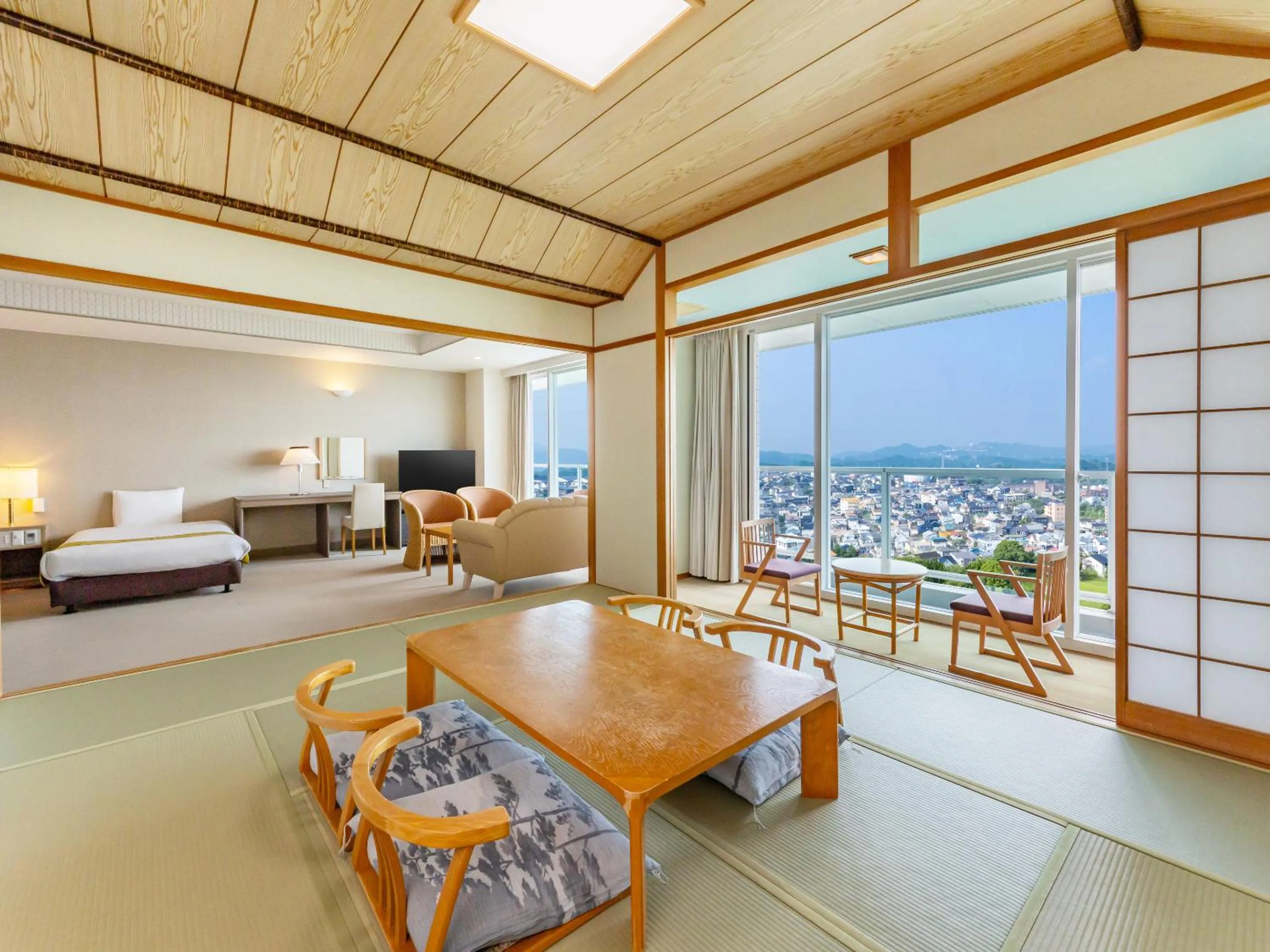 View (from property/room), Bed in Nanki Shirahama Wan Wan Paradise Hotel