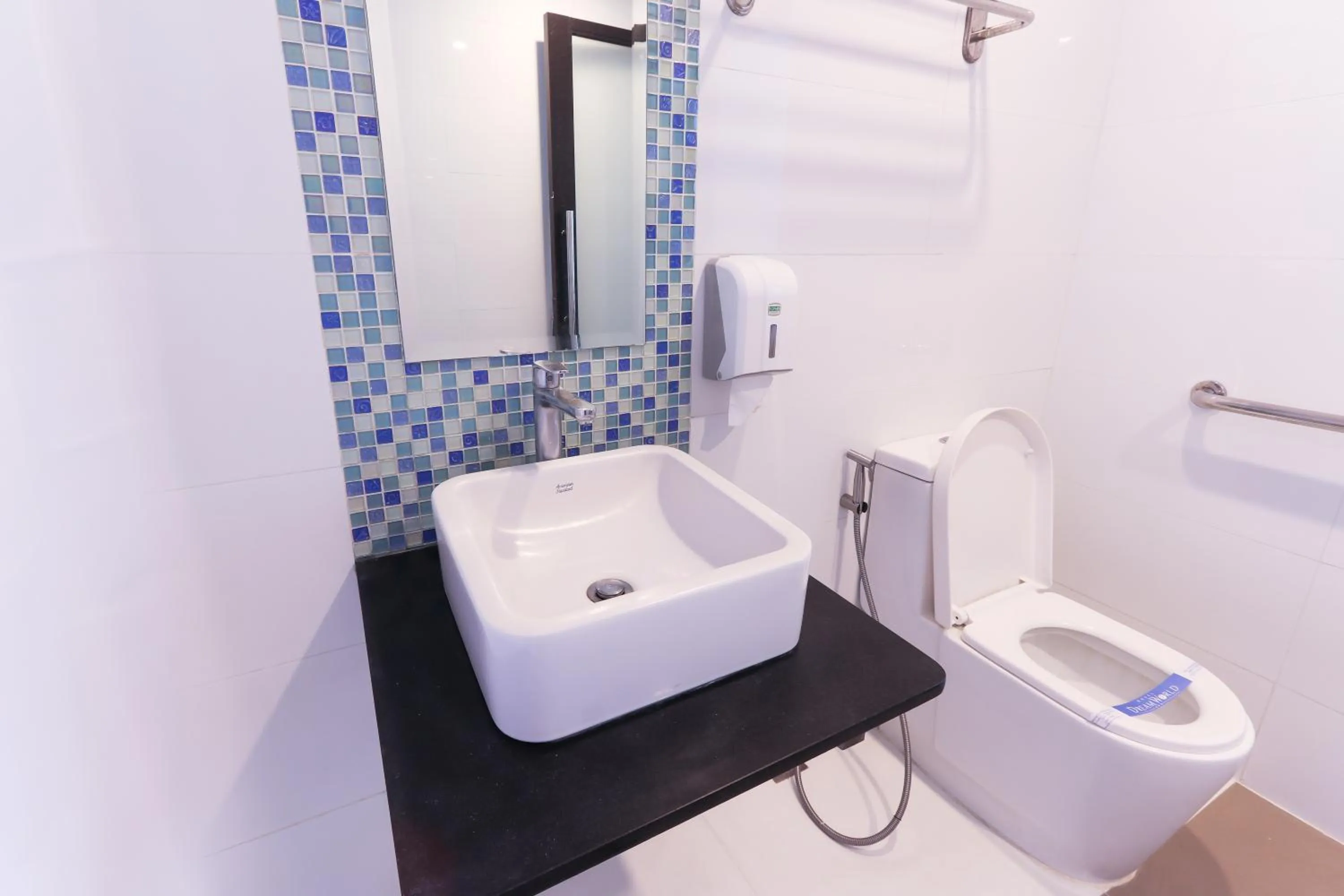 Bathroom in Hotel Dreamworld North Edsa
