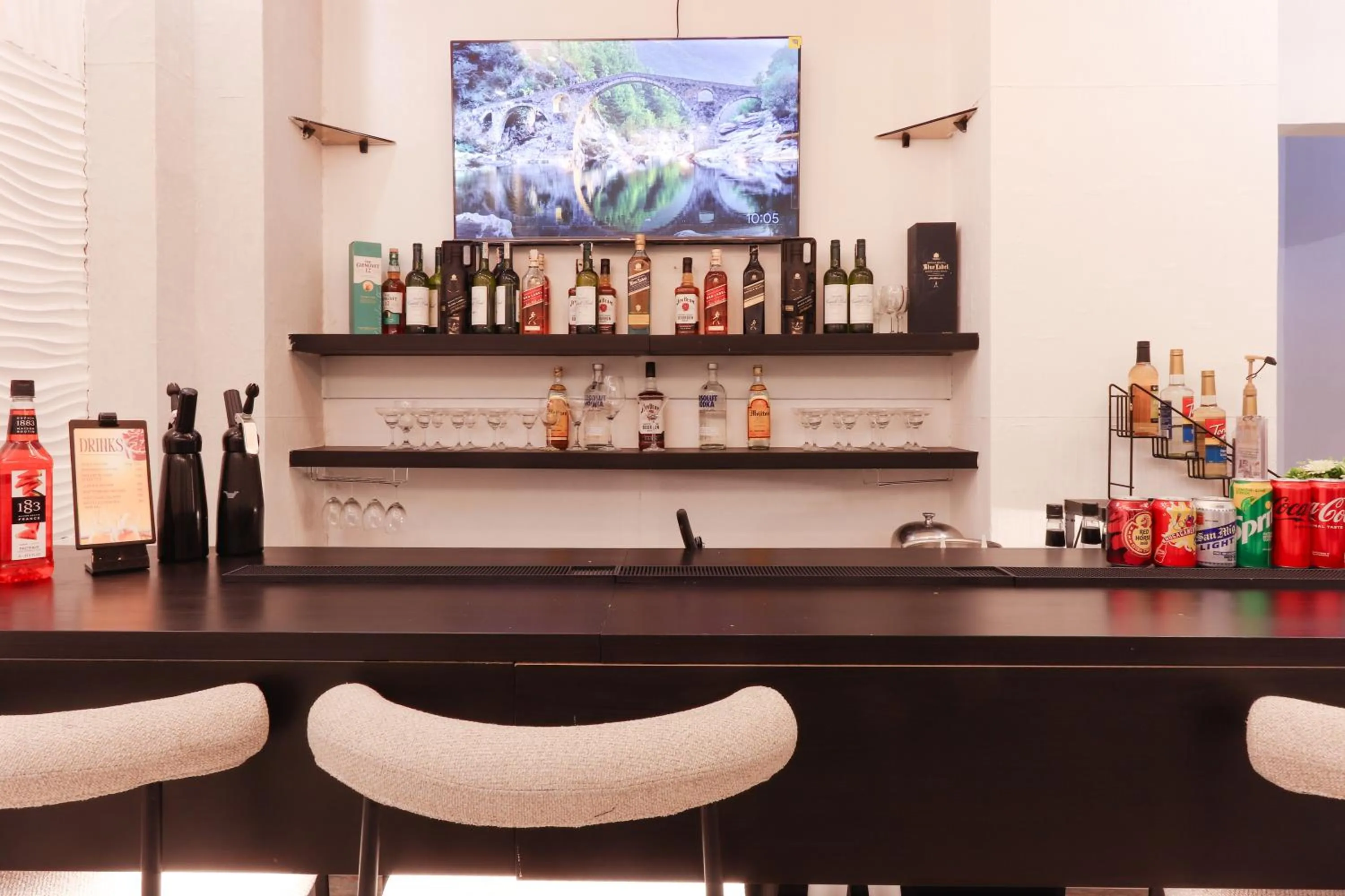 minibar in Hotel Dreamworld North Edsa