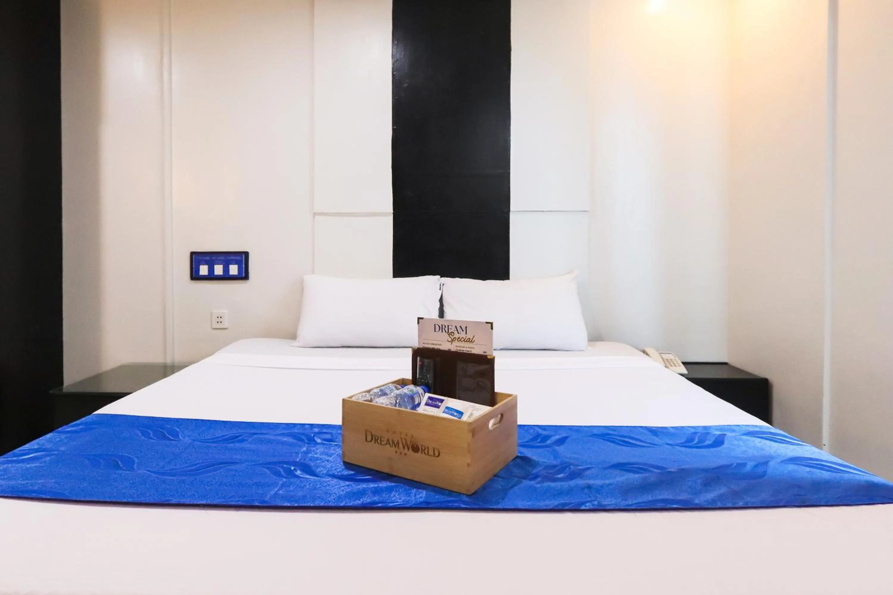 Bed in Hotel Dreamworld North Edsa