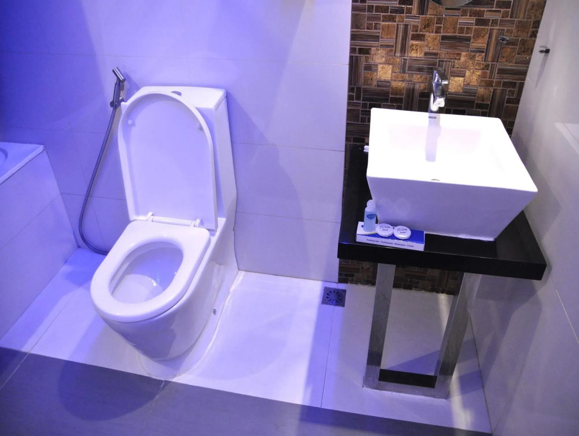 Bathroom in Hotel Dreamworld North Edsa