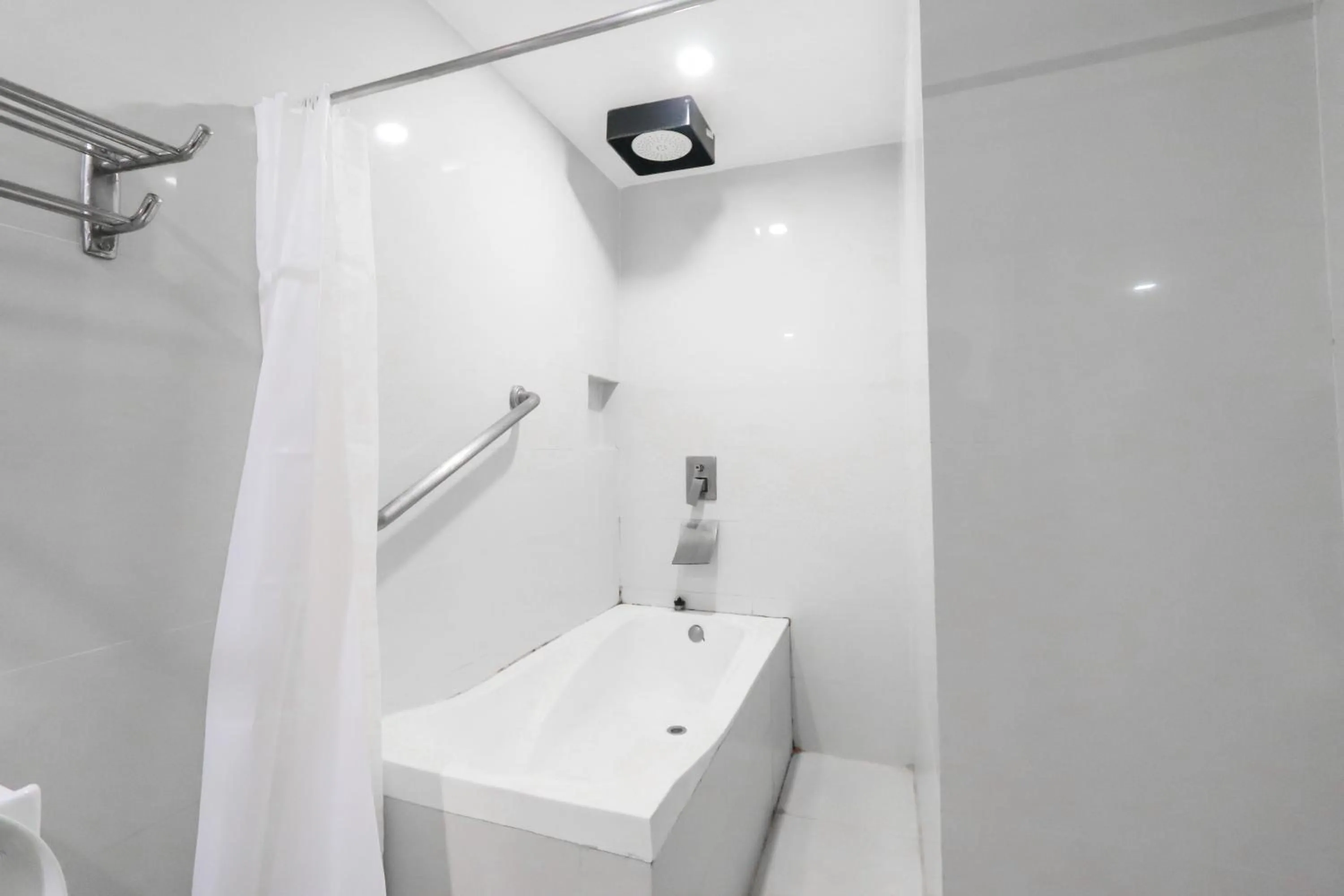 Bathroom in Hotel Dreamworld North Edsa