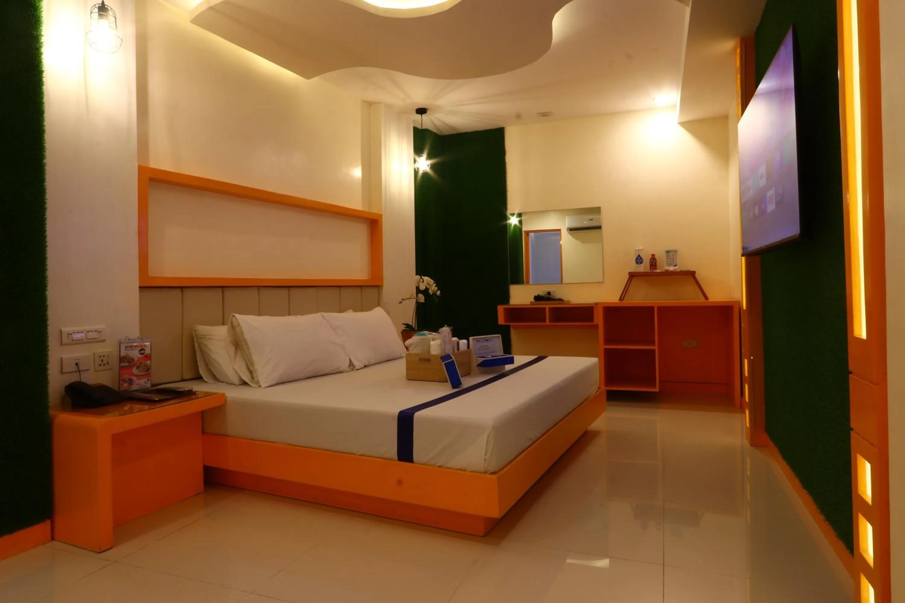 Bedroom, Bed in Hotel Dreamworld East Ortigas