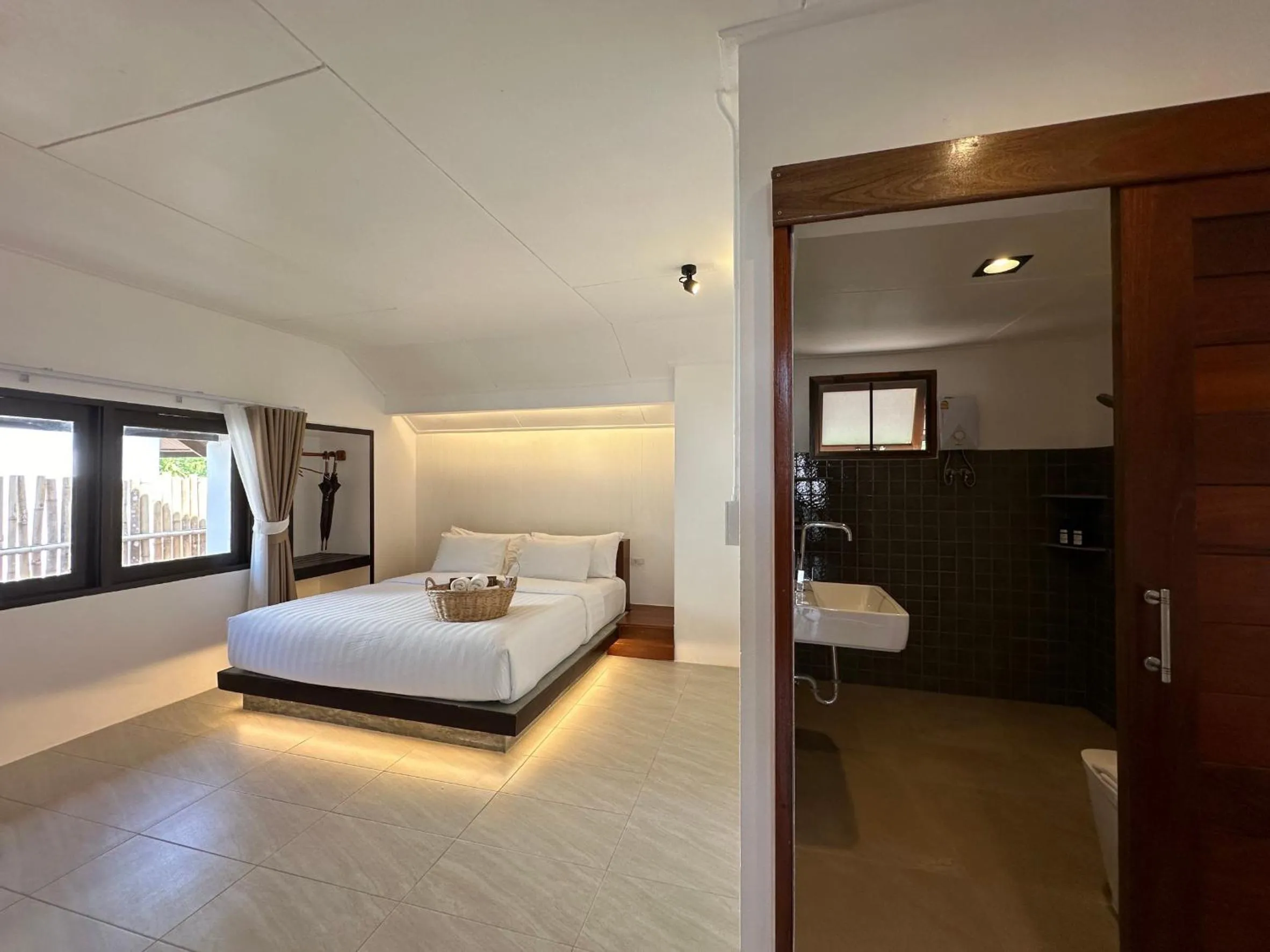 Bedroom, Bed in Chumphon Cabana Resort