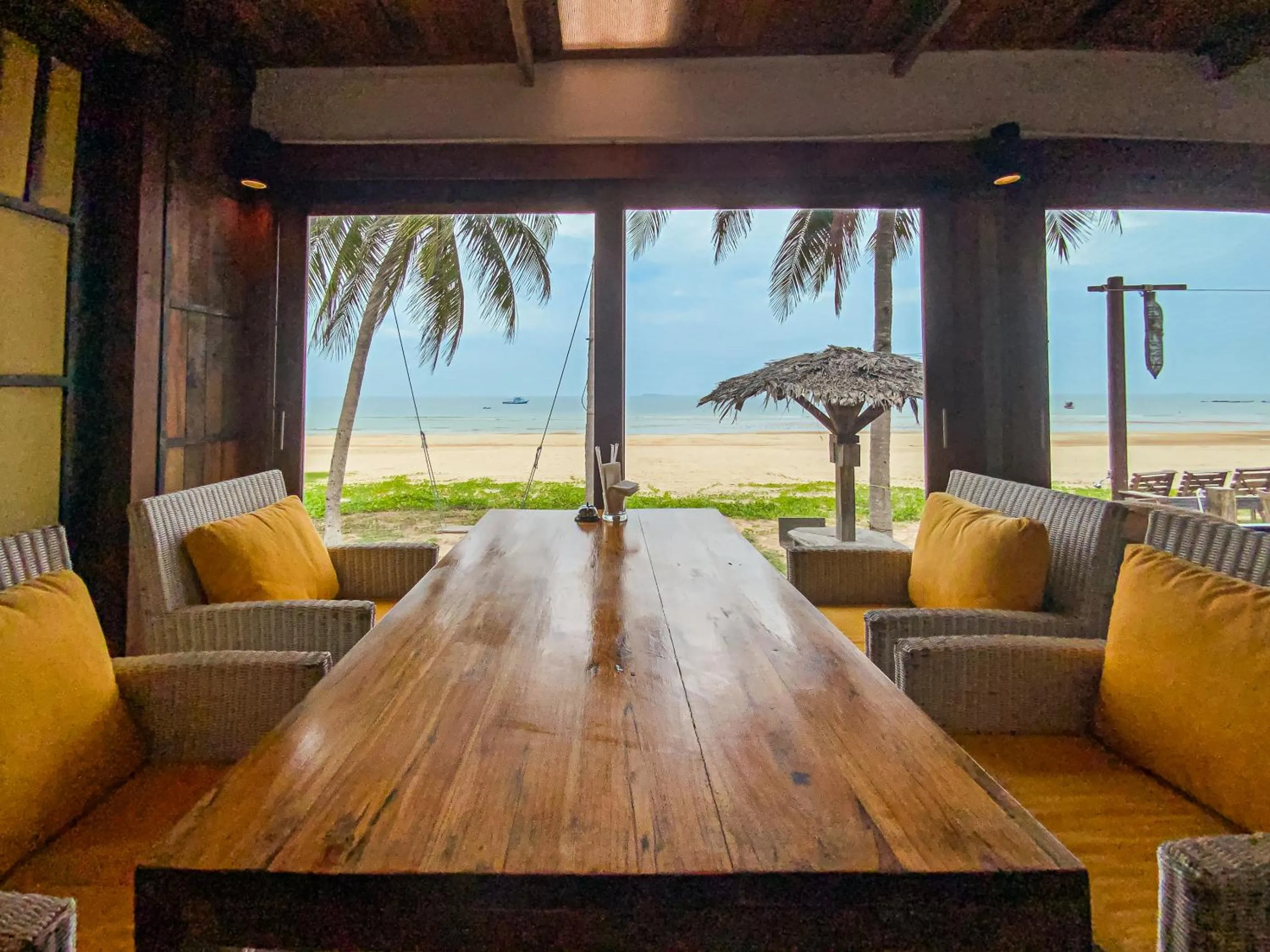 Restaurant/places to eat in Chumphon Cabana Resort