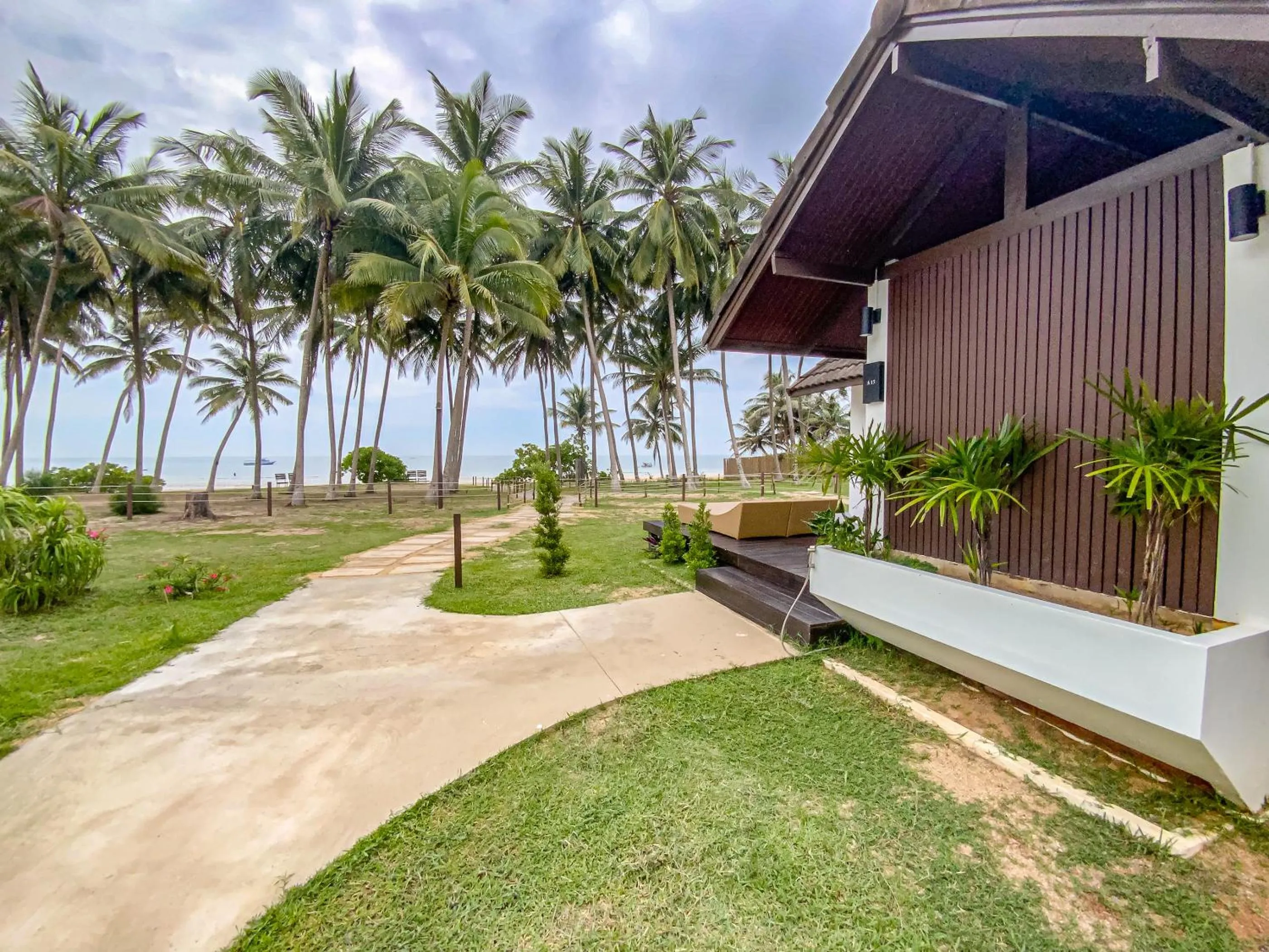 Facade/entrance in Chumphon Cabana Resort