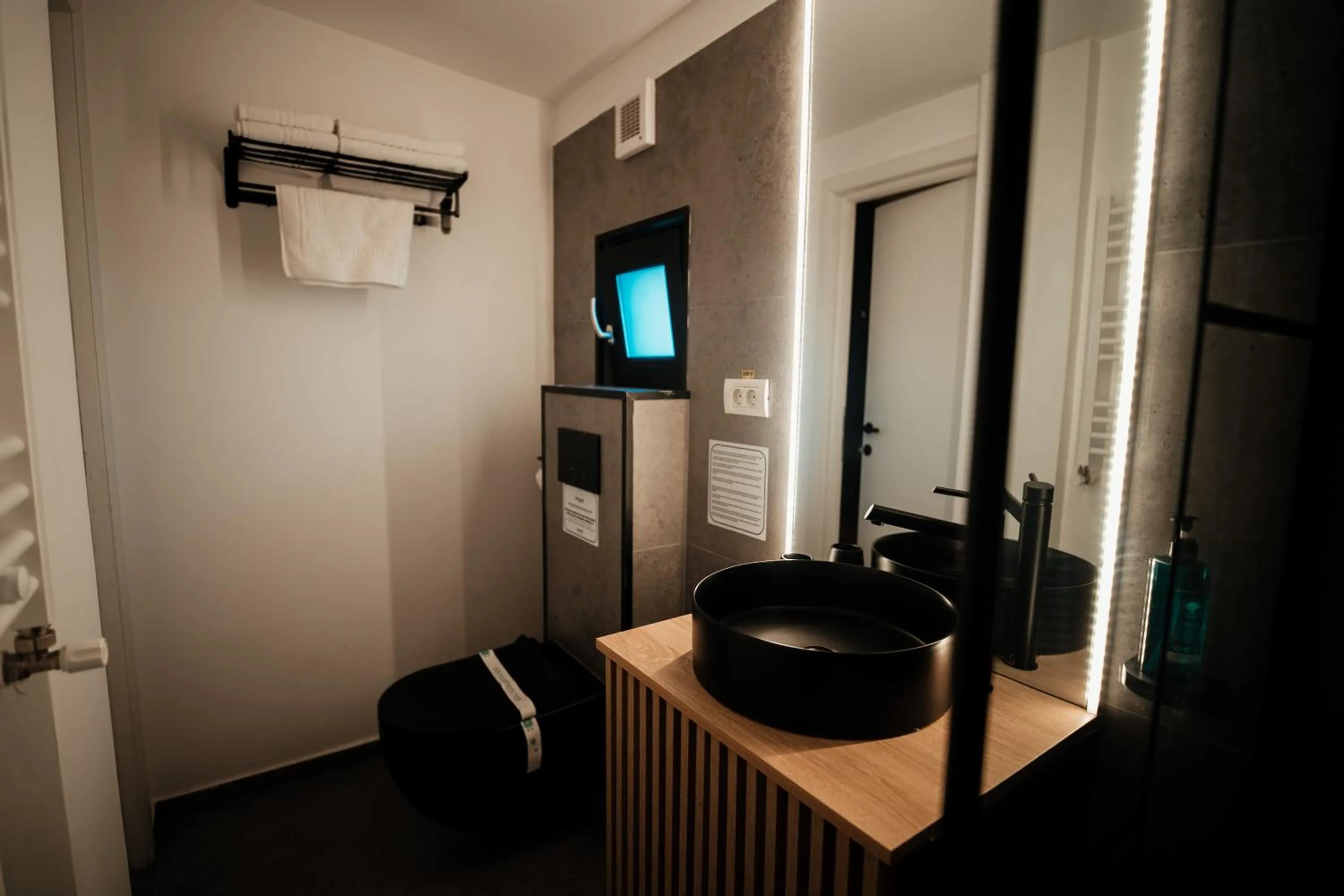 Bathroom in Moon Valley Comarnic