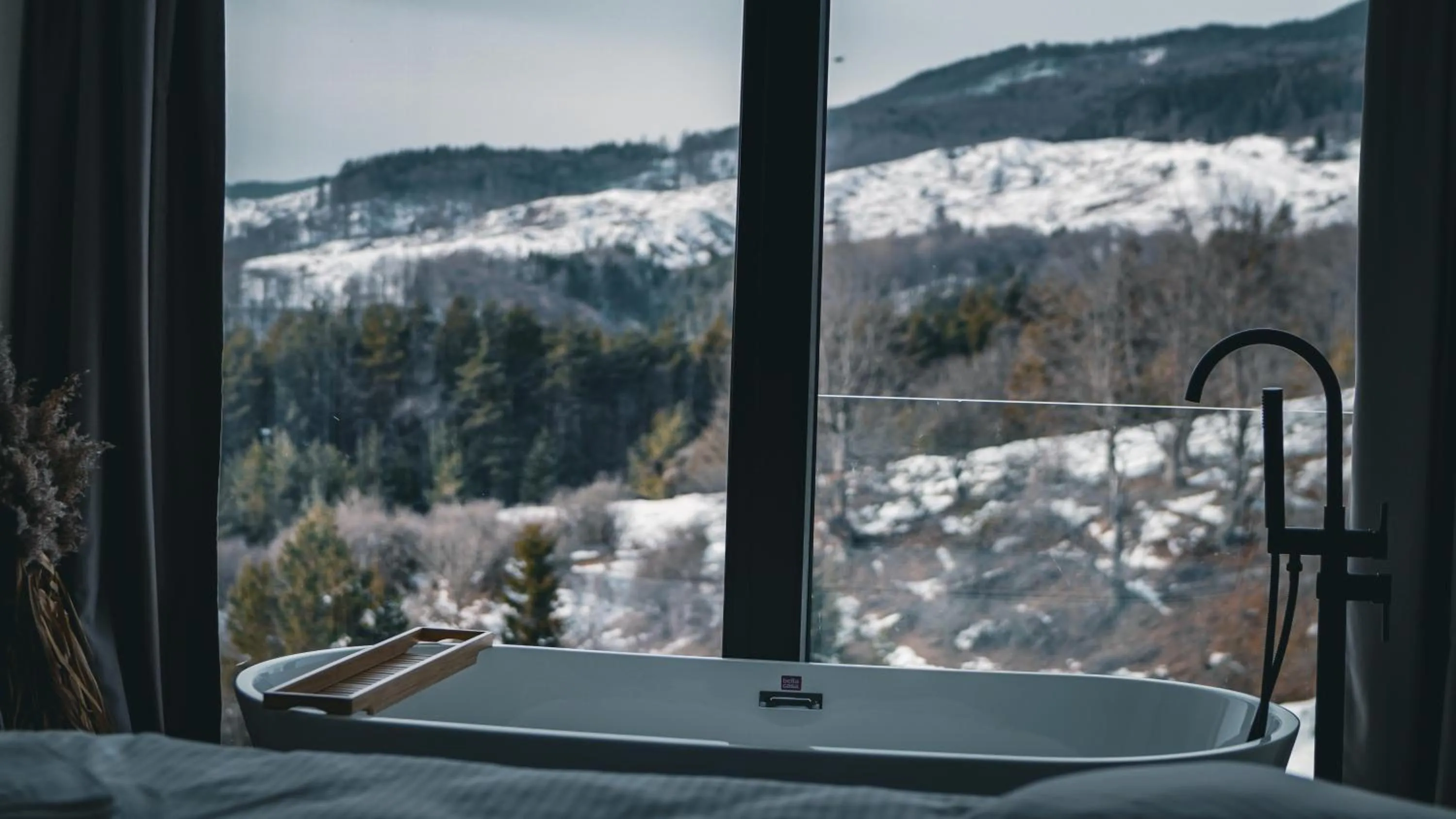 Winter in Moon Valley Comarnic