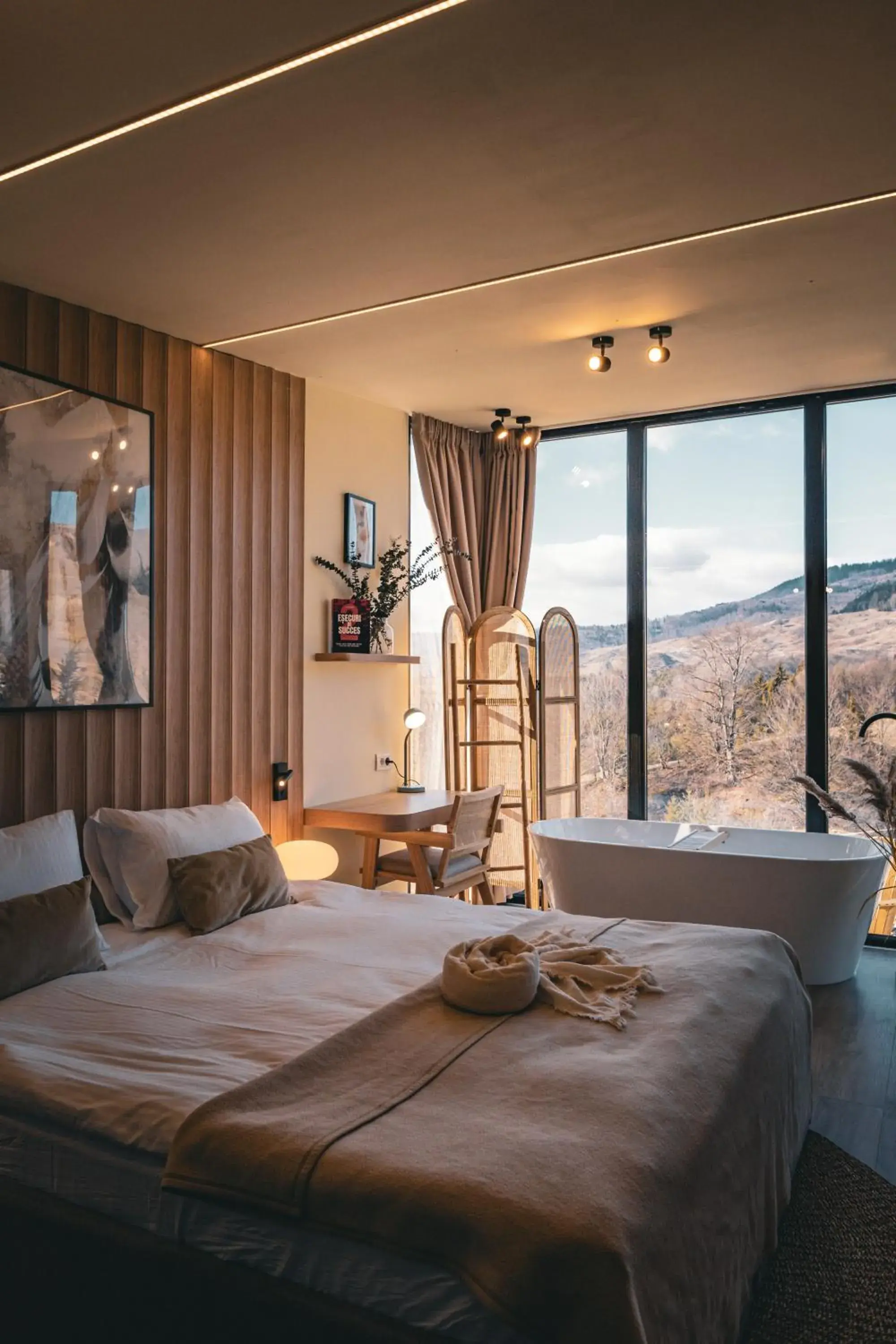 Bed in Moon Valley Comarnic Bed in Moon Valley Comarnic