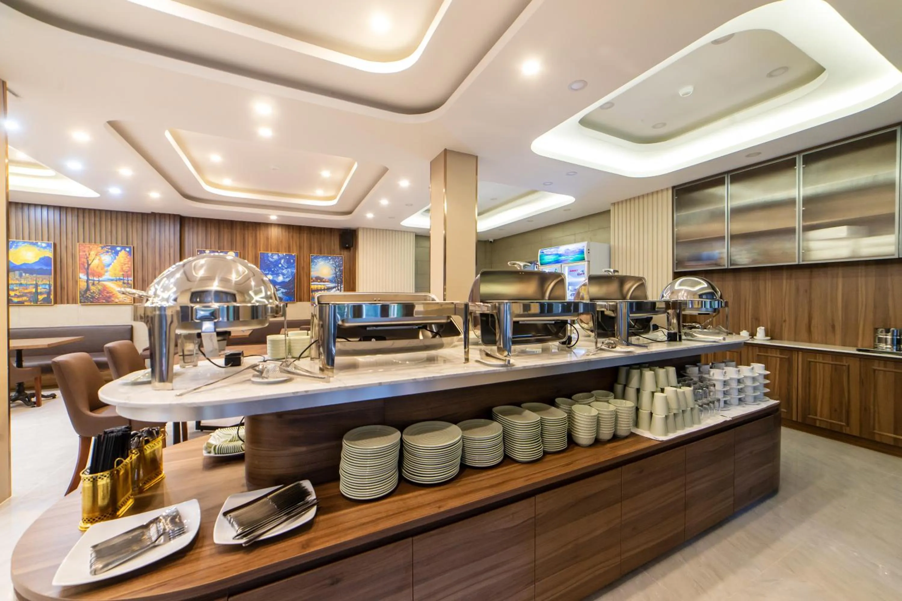 Restaurant/places to eat in TP Dalat Hotel