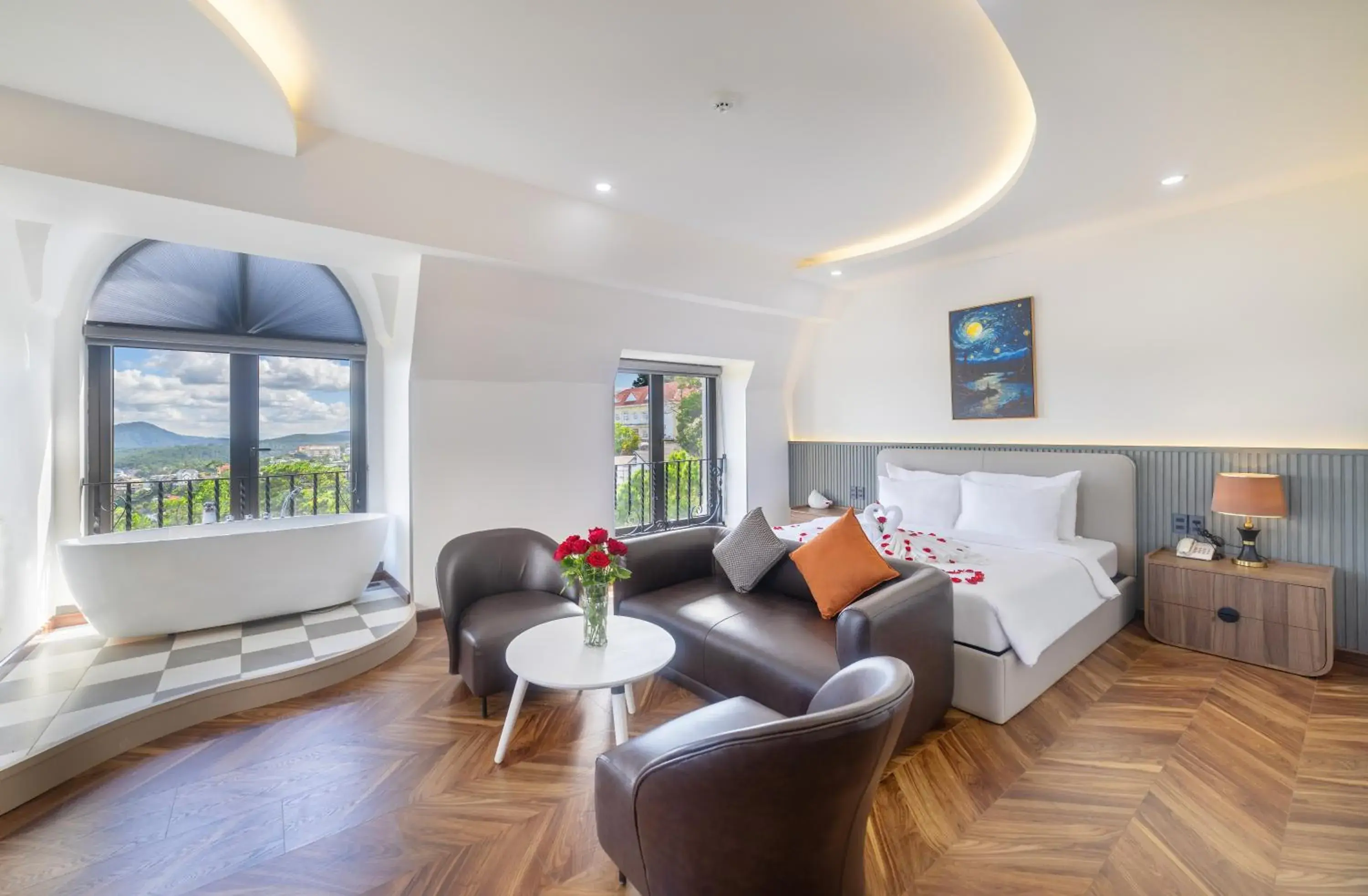 Photo of the whole room, Bed in TP Dalat Hotel Photo of the whole room, Bed in TP Dalat Hotel