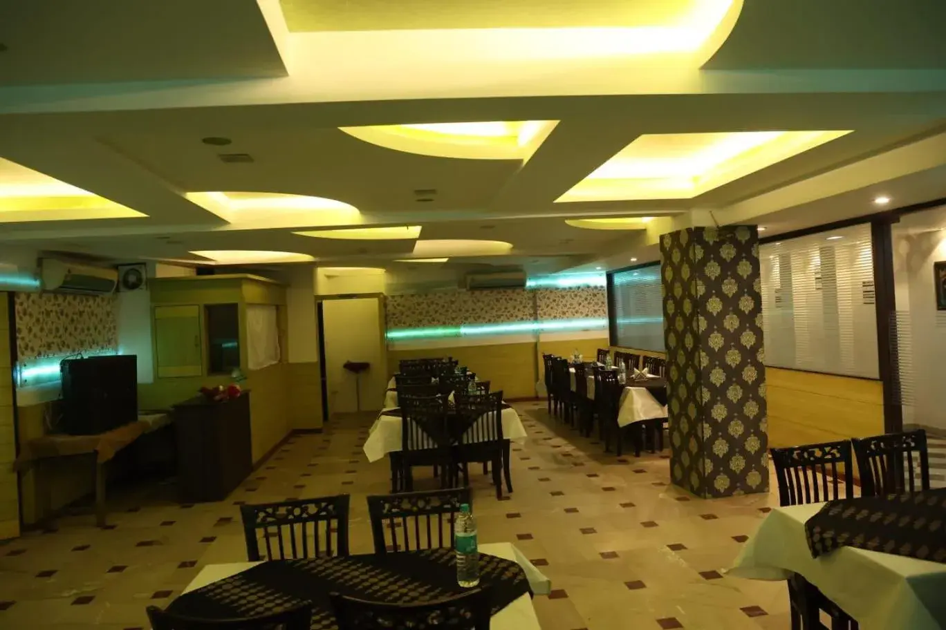 Restaurant/places to eat in Hotel Panna Paradise Restaurant/places to eat in Hotel Panna Paradise