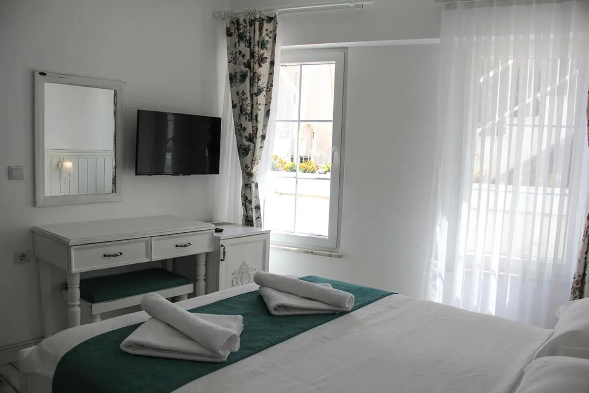 Bed in Bozcaada Fresh Otel