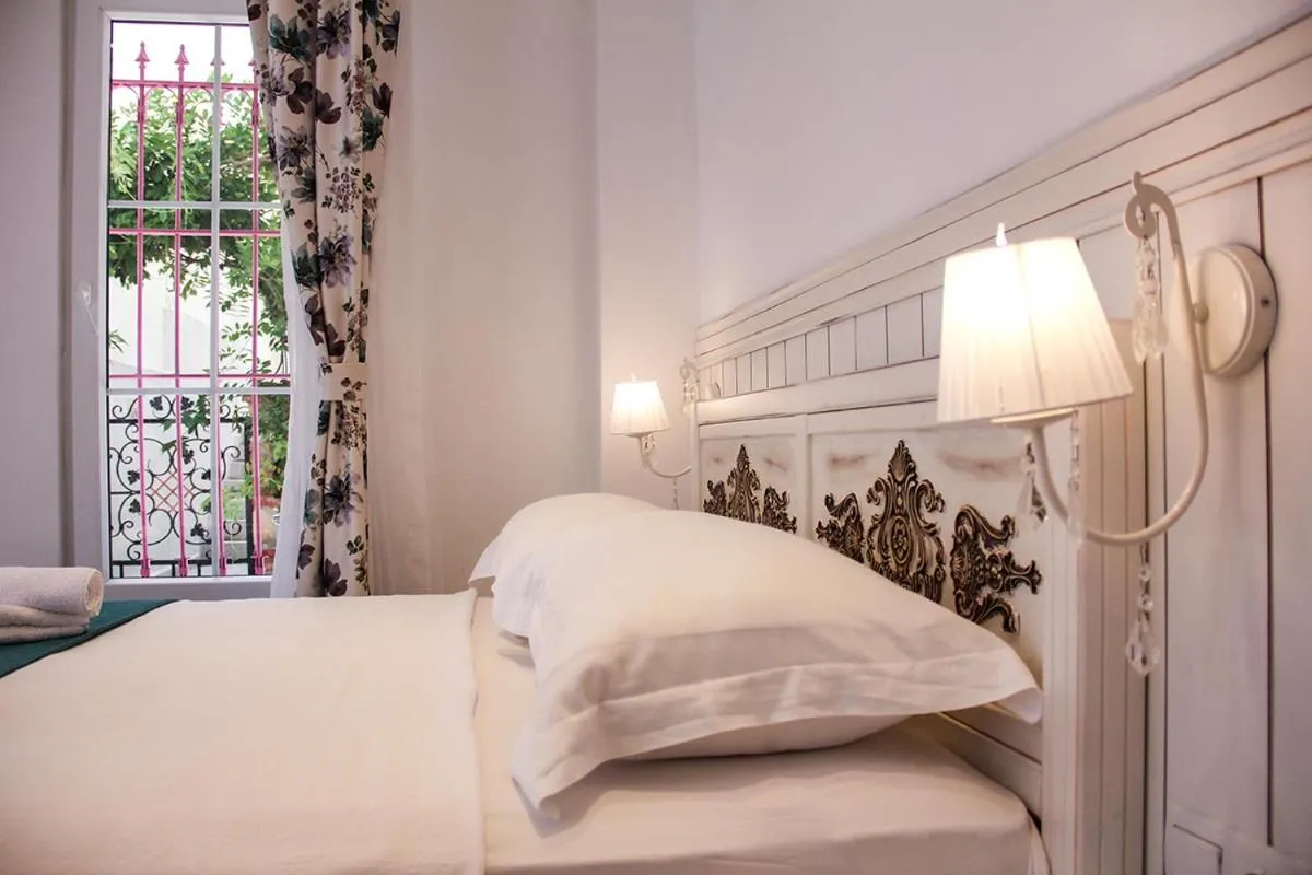 Bed in Bozcaada Fresh Otel