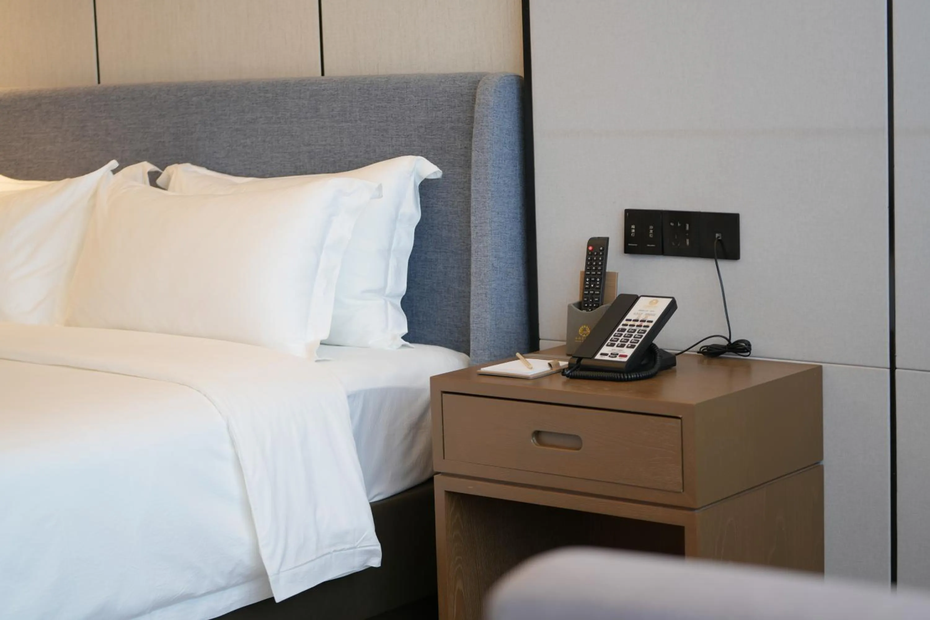 Bed in DongHu Resort Hotel