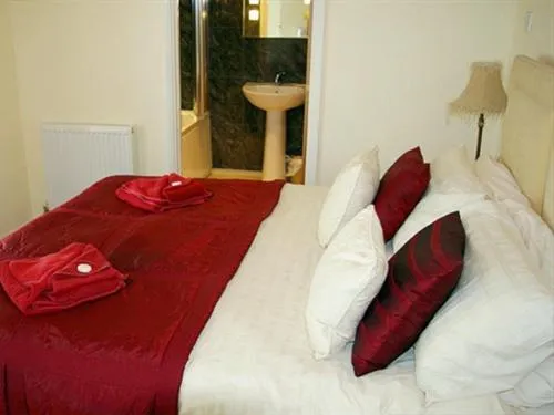 Bedroom, Bed in Porth Lodge