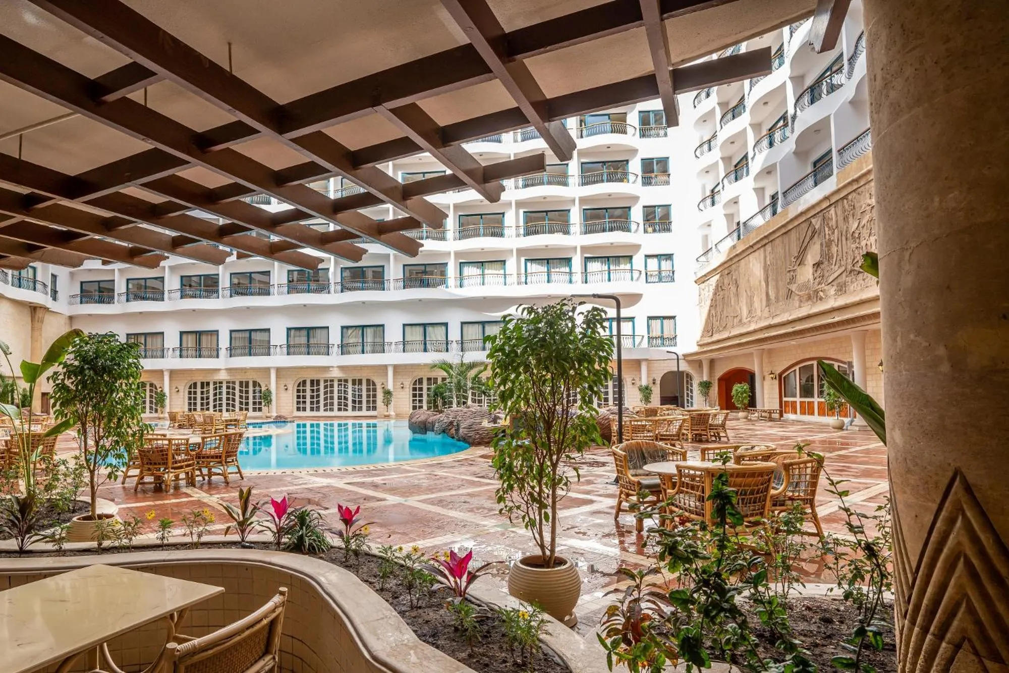 Swimming pool in Azal Pyramids Hotel