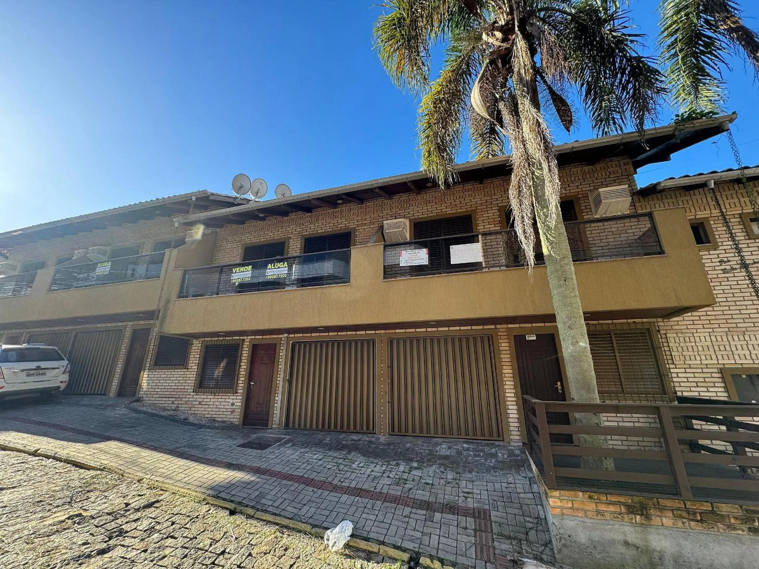 A27 - Apartamento de 02 suítes no centro.