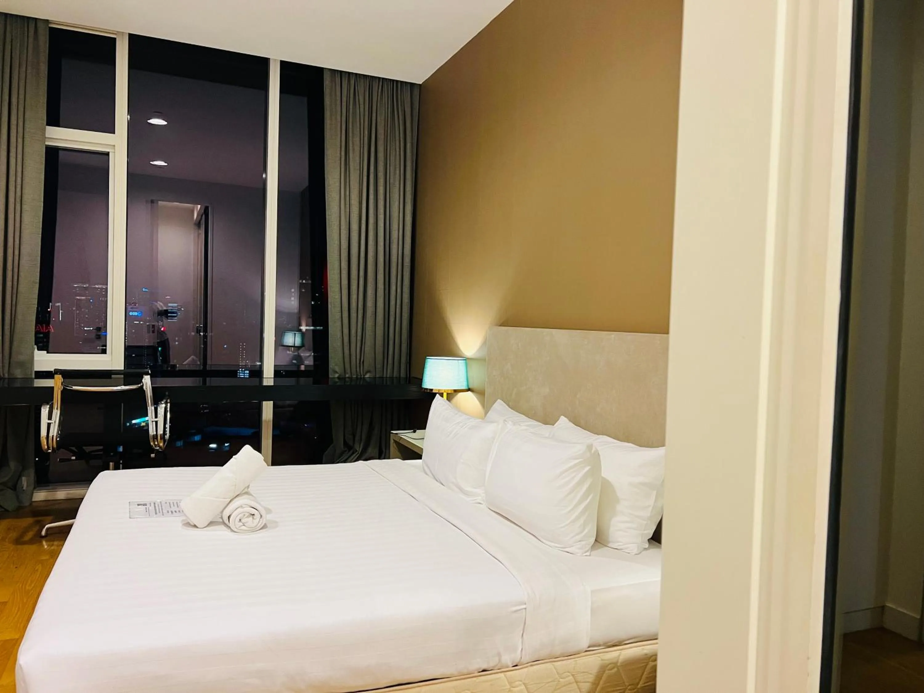 Photo of the whole room in De Sky Platinum Suites KLCC Kuala Lumpur