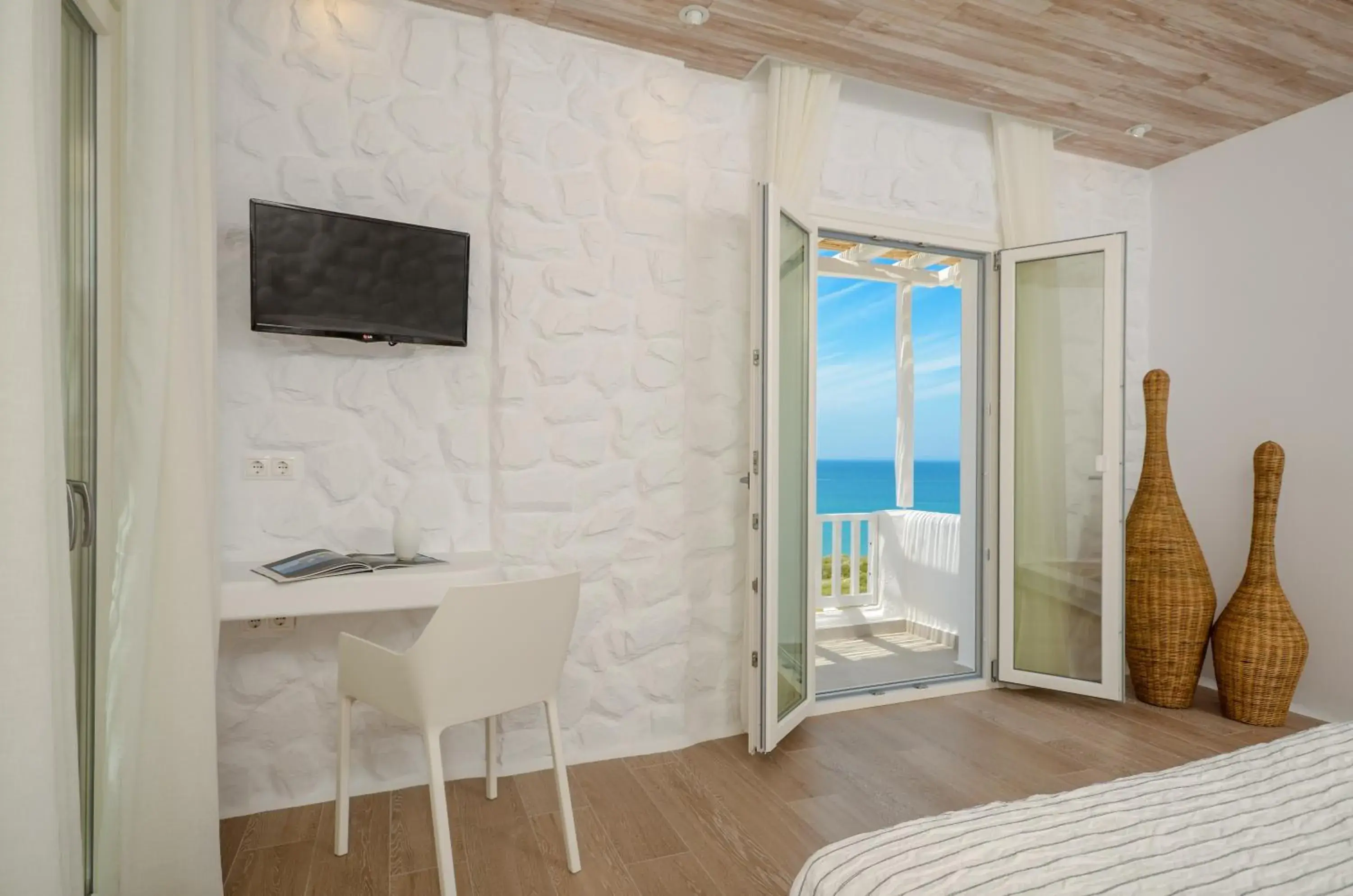 Grand Suite with Sea View in Cyano Suites Grand Suite with Sea View in Cyano Suites